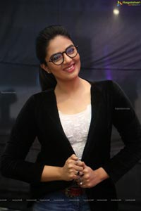 Anchor Sreemukhi