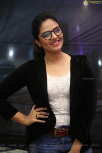 Anchor Sreemukhi