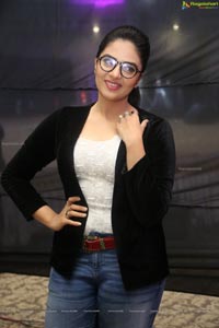 Anchor Sreemukhi