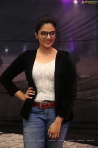 Anchor Sreemukhi