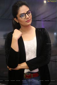 Anchor Sreemukhi