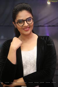 Anchor Sreemukhi