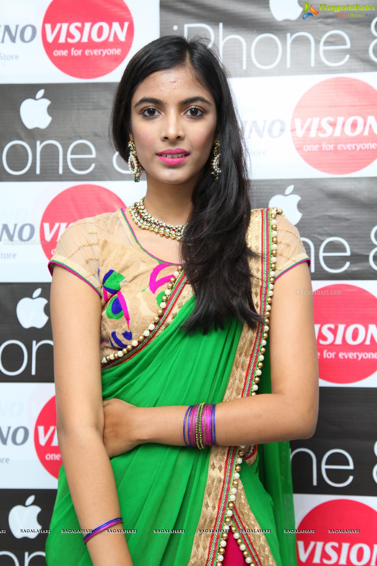 Khushboo Maheshwari at iPhone 8 Launch, Hyderabad