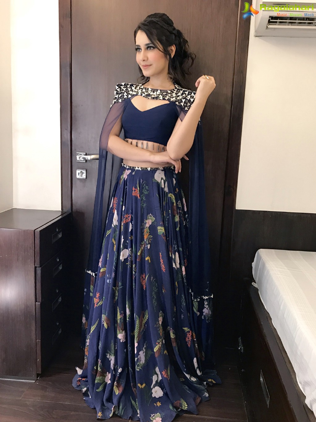 Gorgeous Raashi Khanna in Latest 2019 Black Dress Stills