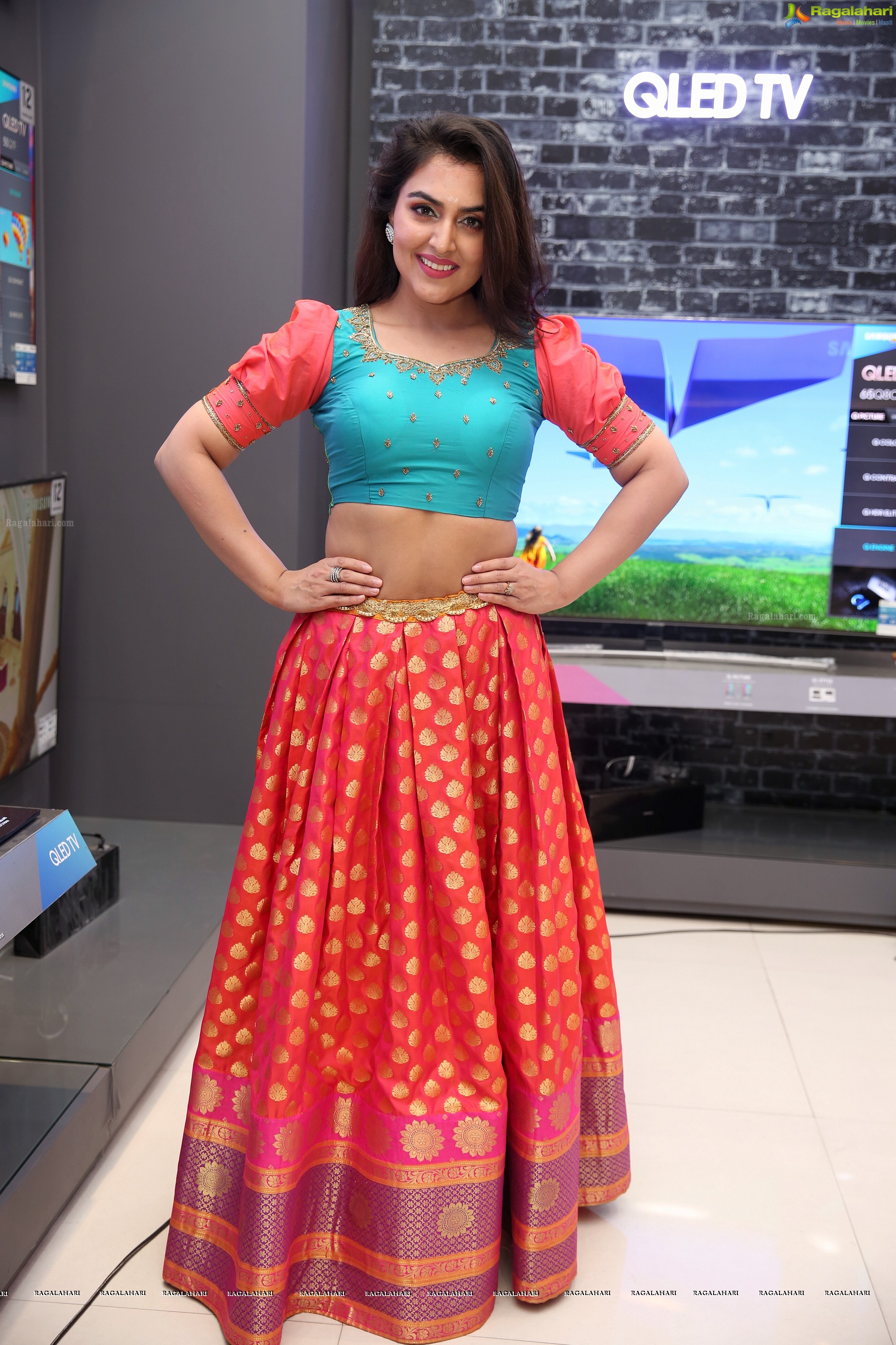 Ananya Soni at Bajaj Electronics  (High Definition Photos)