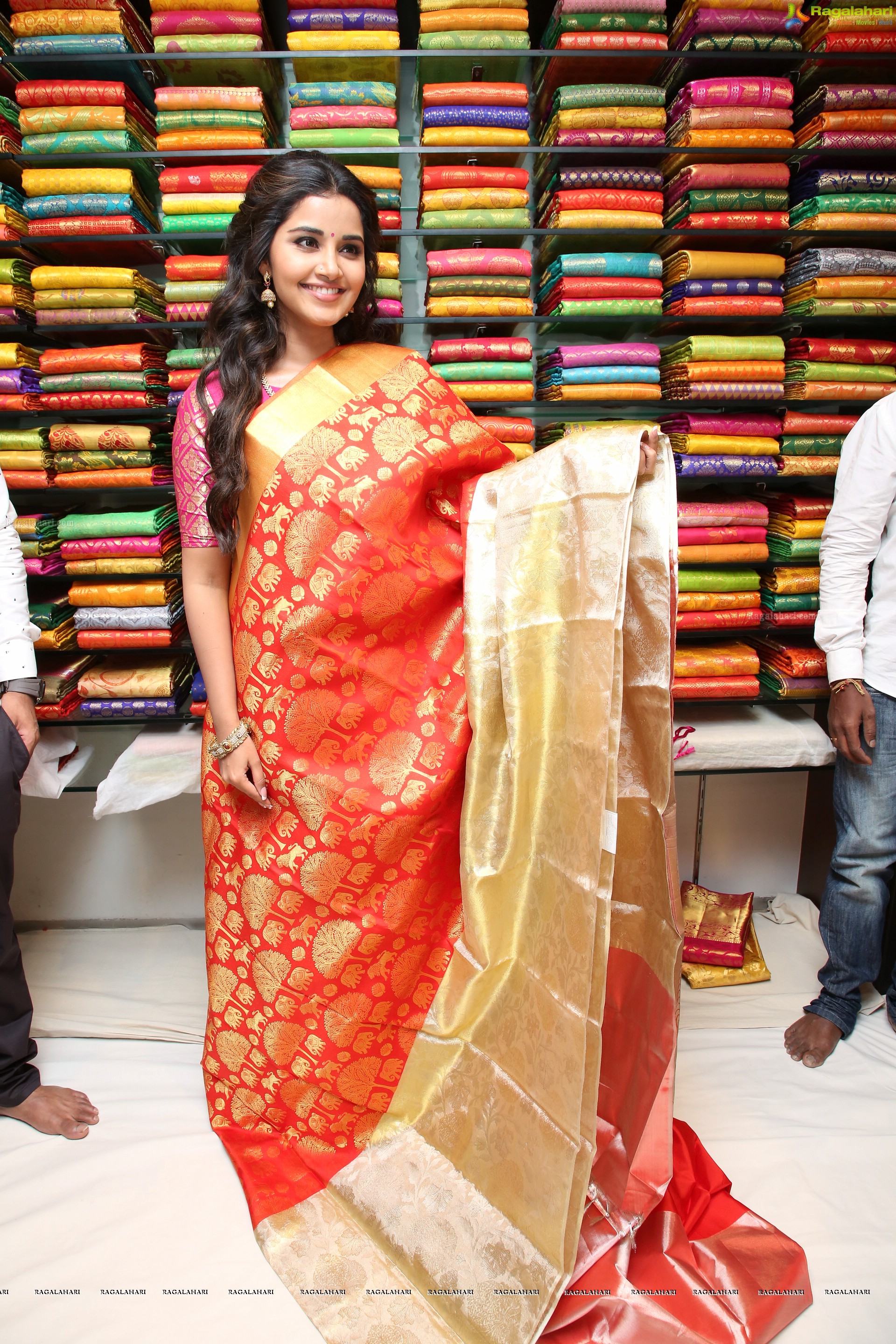 Anupama Parameshwaran - Designer & Fancy Sections Launch at Kukatpally & Suchitra Circle Kancheepuram VRK Silks - HD Gallery