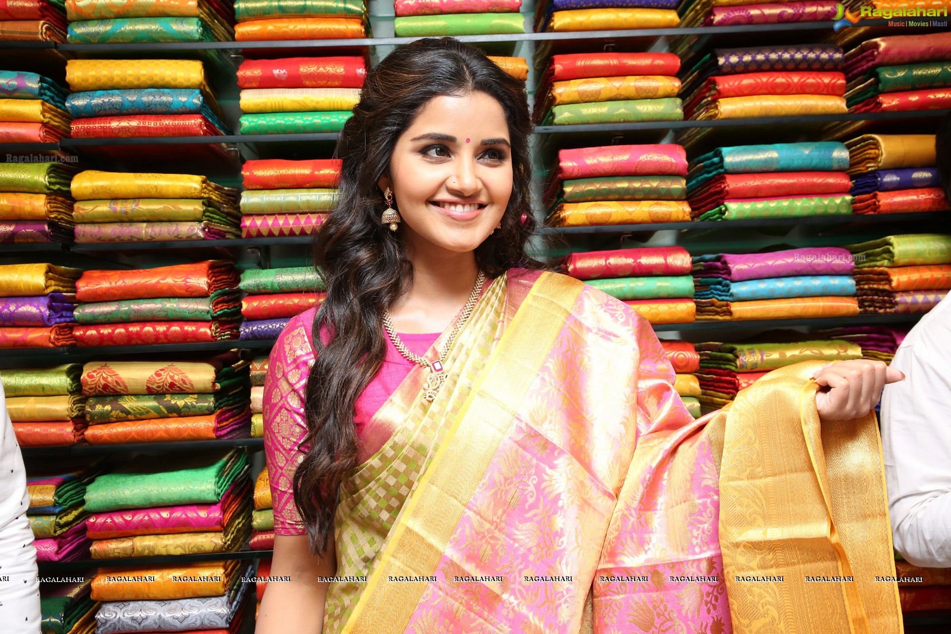 Anupama Parameshwaran - Designer & Fancy Sections Launch at Kukatpally & Suchitra Circle Kancheepuram VRK Silks - HD Gallery