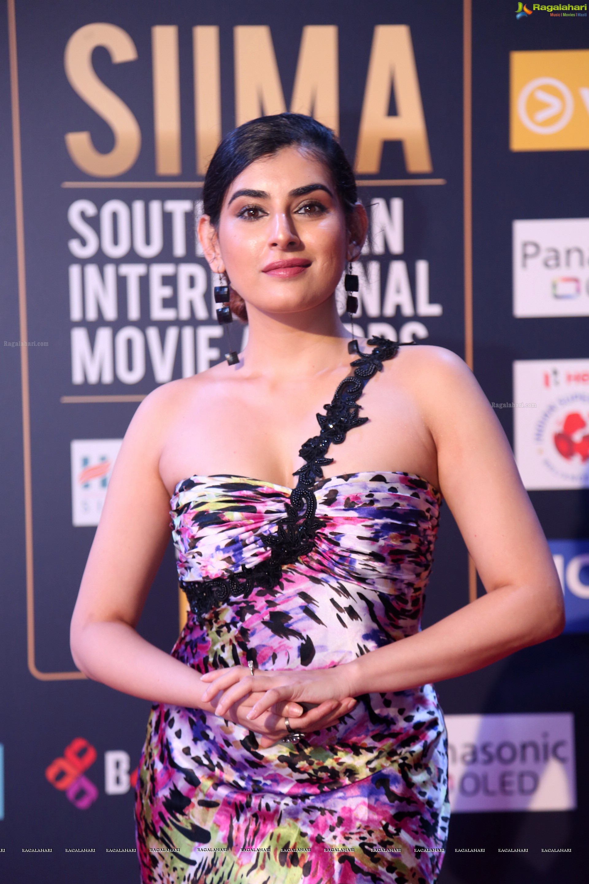 Veda Archana at SIIMA 2018 (Day 2) (High Definition Photos)