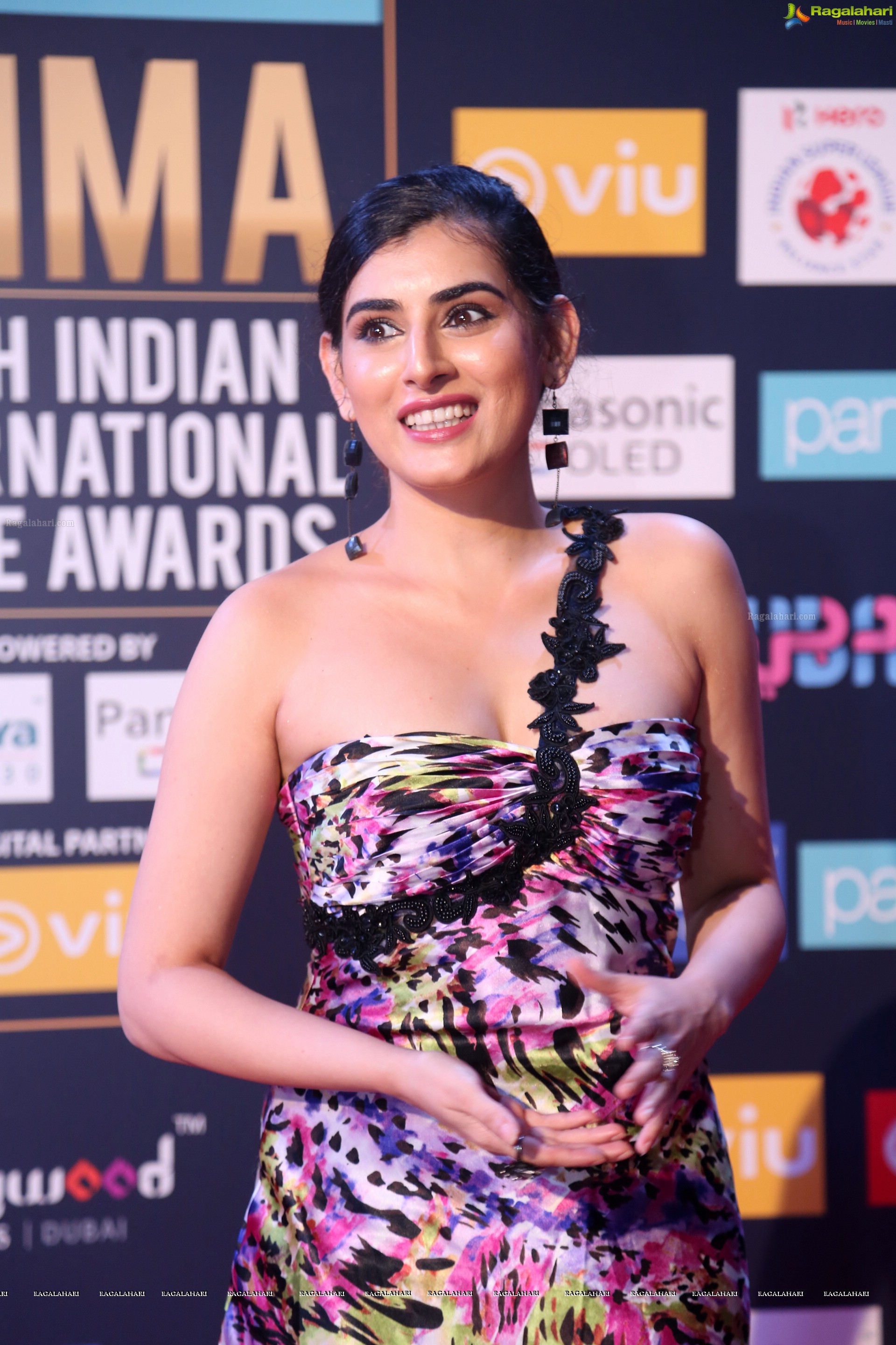 Veda Archana at SIIMA 2018 (Day 2) (High Definition Photos)