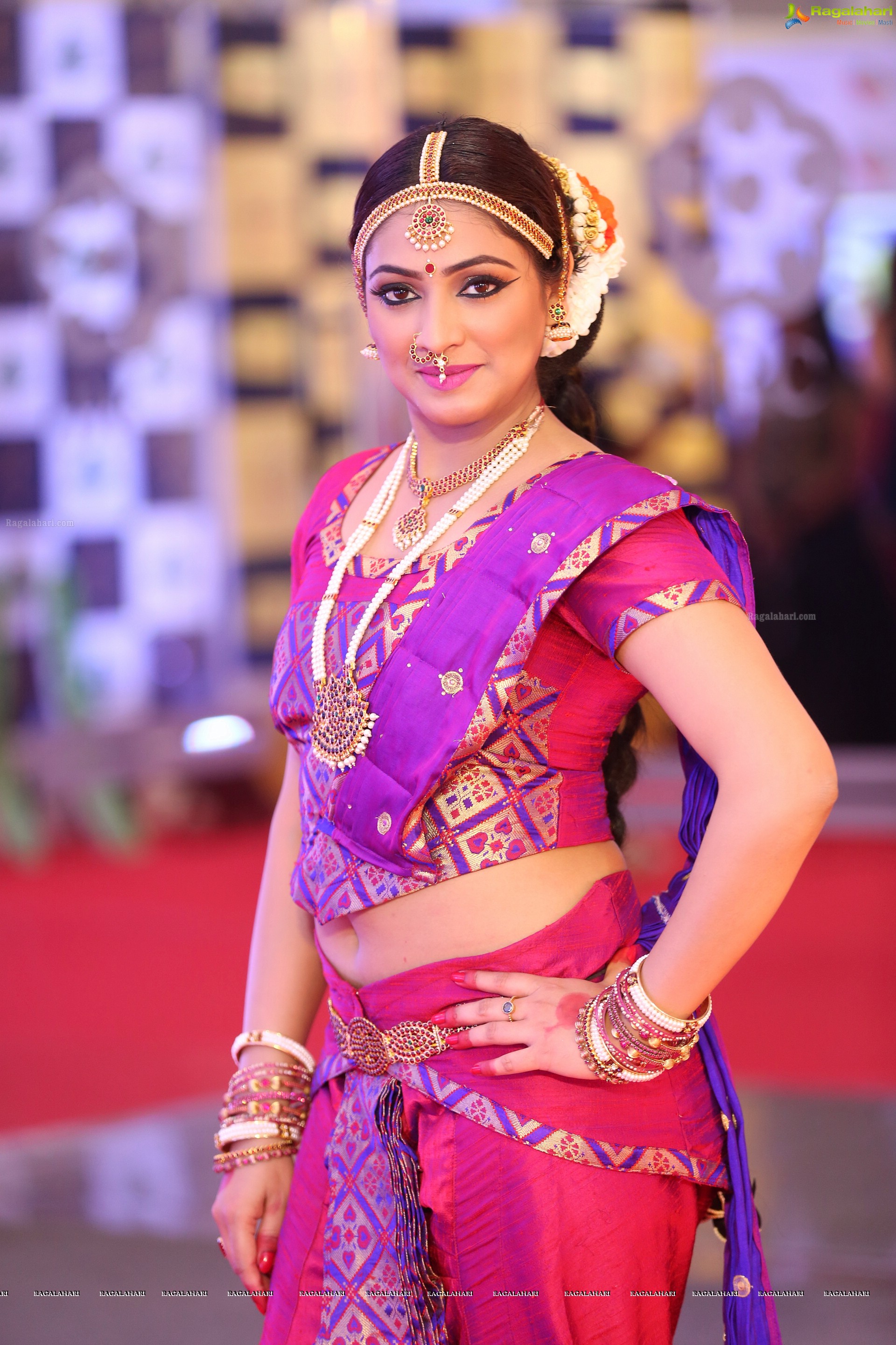 Haripriya at Mirchi Music Awards South 2017 (High Definition Photos)