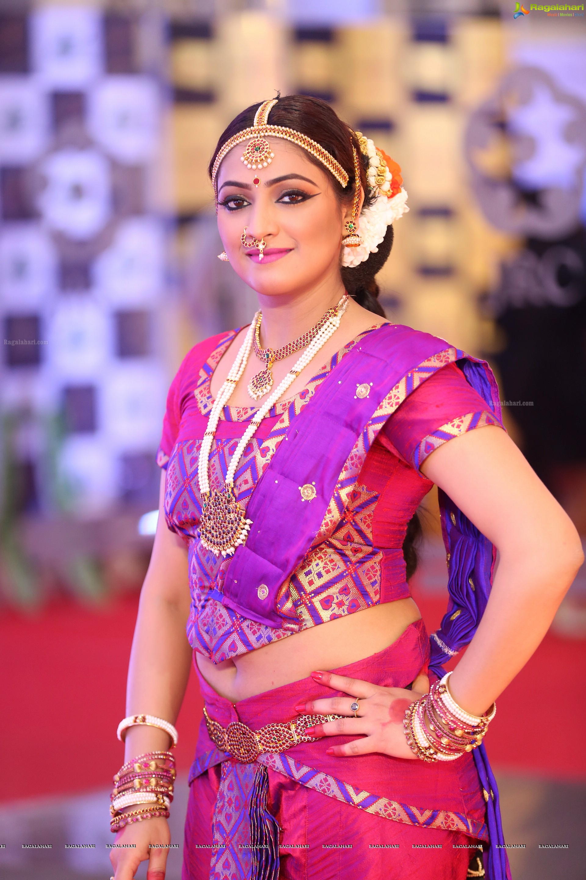 Haripriya at Mirchi Music Awards South 2017 (High Definition Photos)