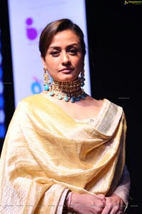Actress Namrata Shirodkar