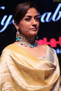 Actress Namrata Shirodkar