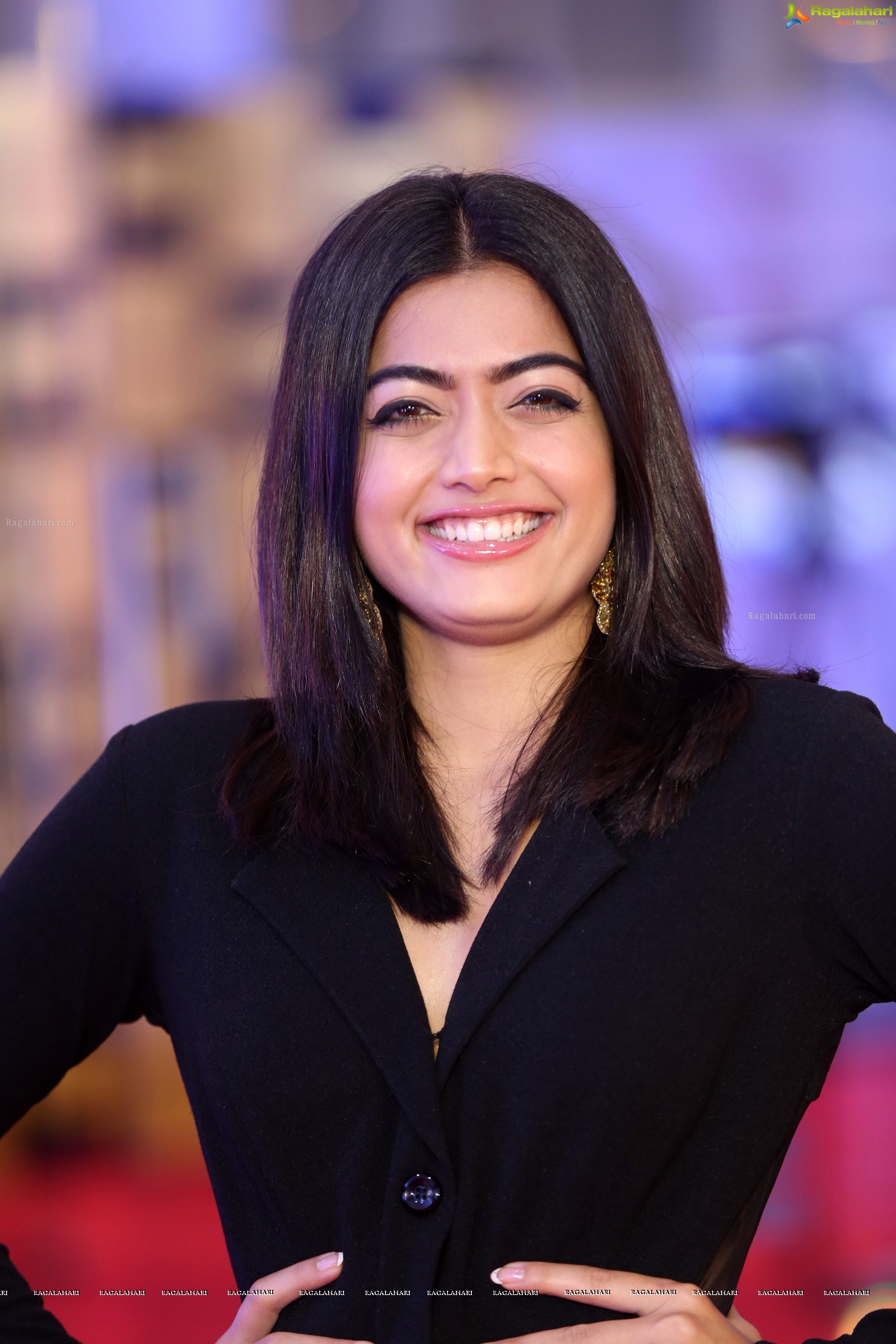 Rashmika Mandanna at Mirchi Music Awards South 2017 (High Definition Photos)