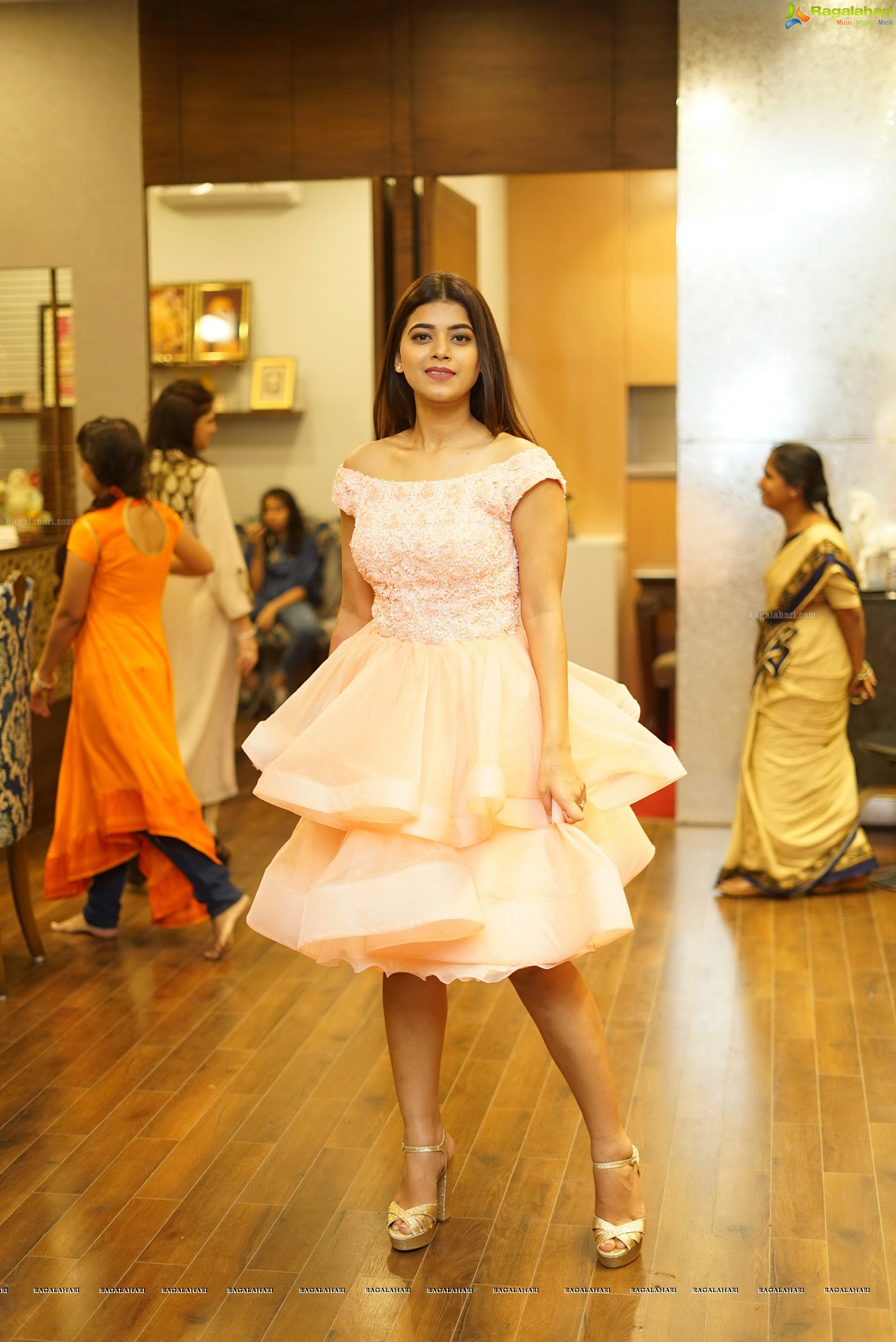 Yamini Bhaskar at Pre-Wedding Collection Launch at Tyaani Fine Jewellery (High Definition Photos)