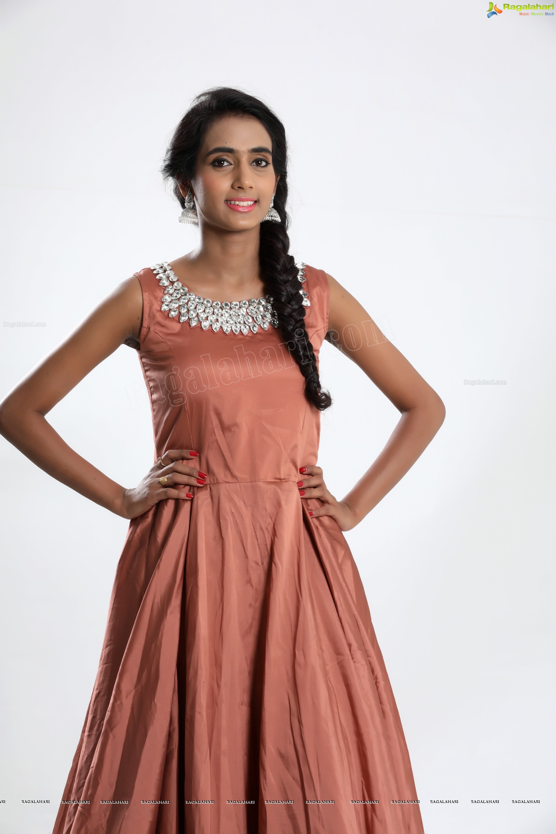 Bharathi Parlli (Exclusive Photo Shoot) (High Definition Photos)