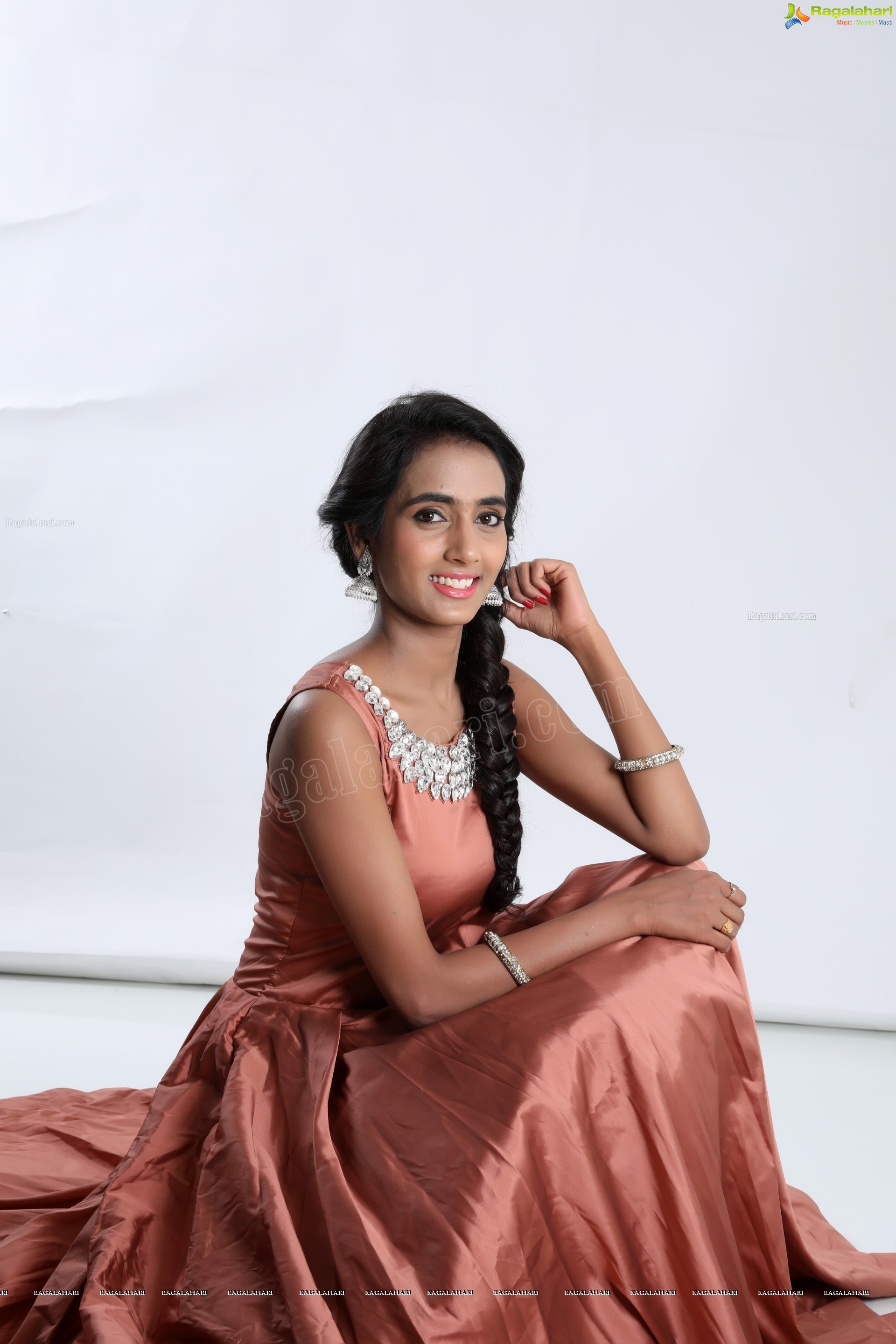 Bharathi Parlli (Exclusive Photo Shoot) (High Definition Photos)