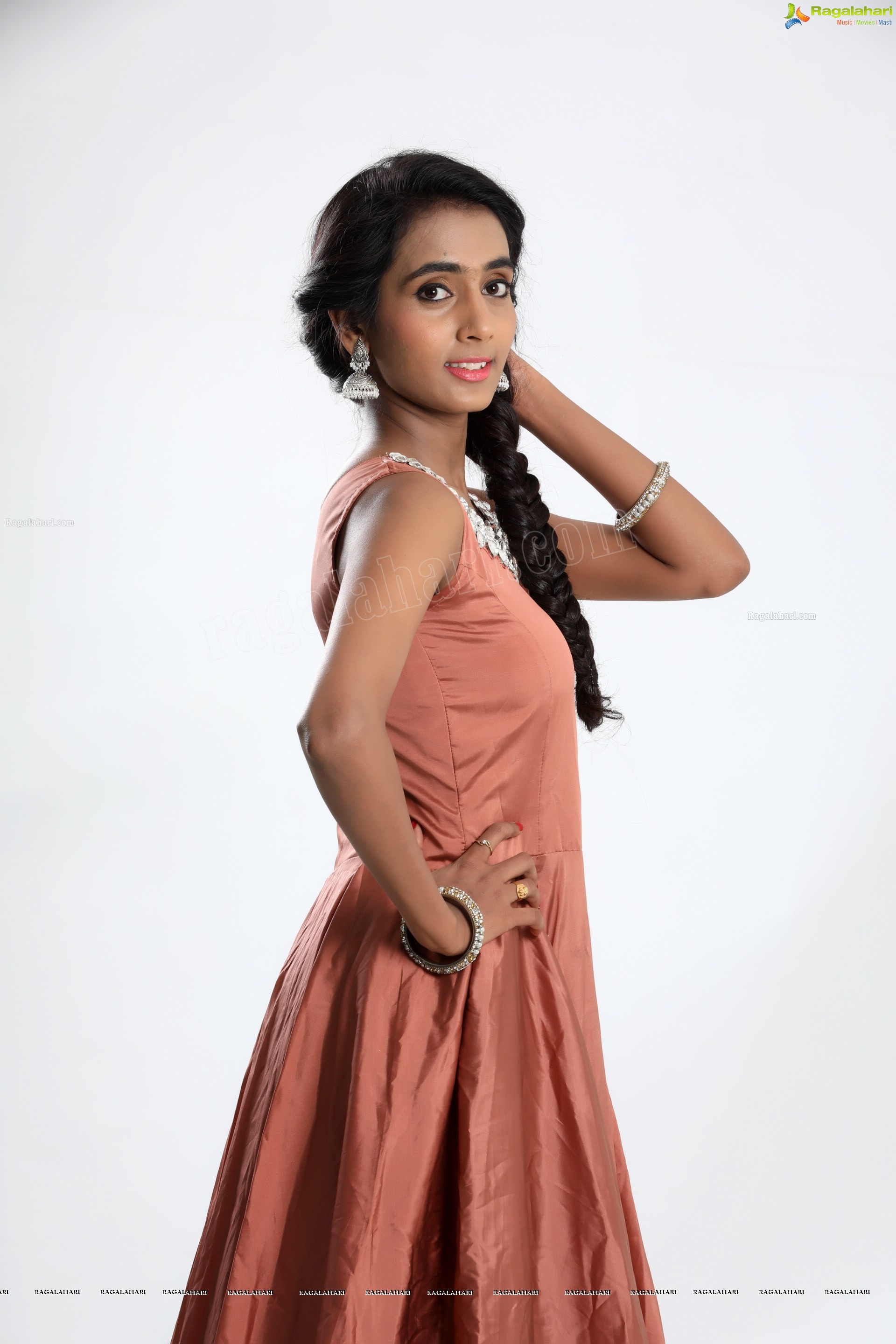 Bharathi Parlli (Exclusive Photo Shoot) (High Definition Photos)