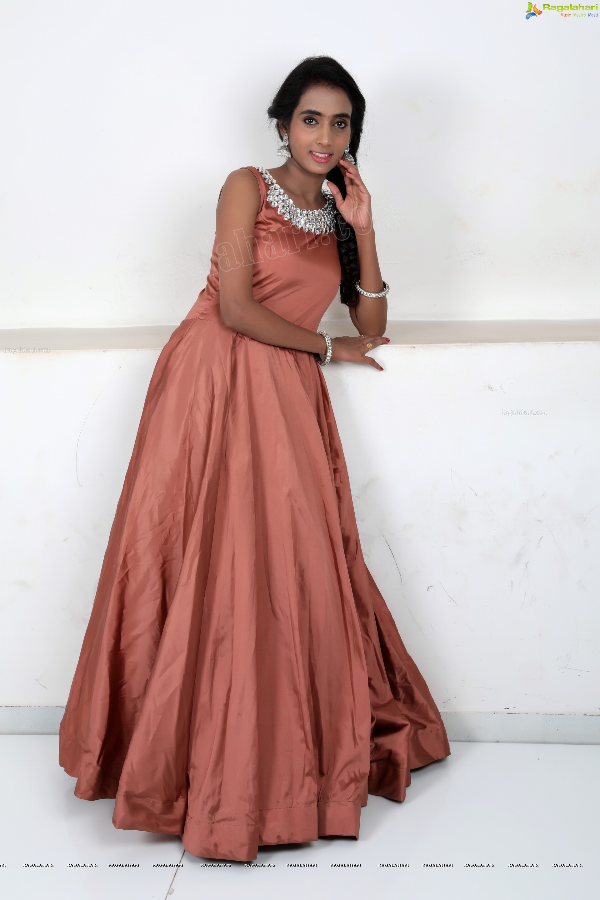 Bharathi Parlli (Exclusive Photo Shoot) (High Definition Photos)