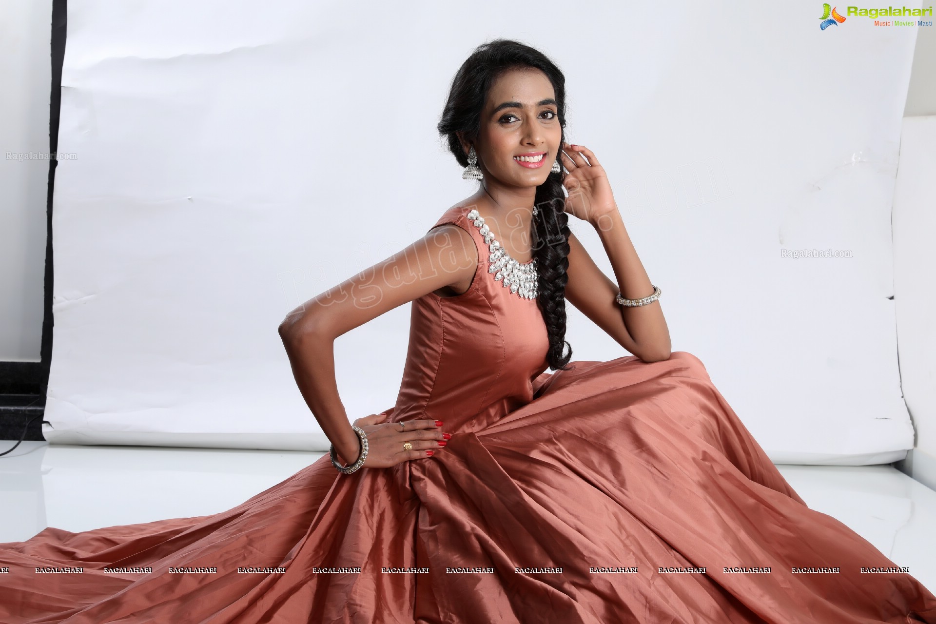 Bharathi Parlli (Exclusive Photo Shoot) (High Definition Photos)