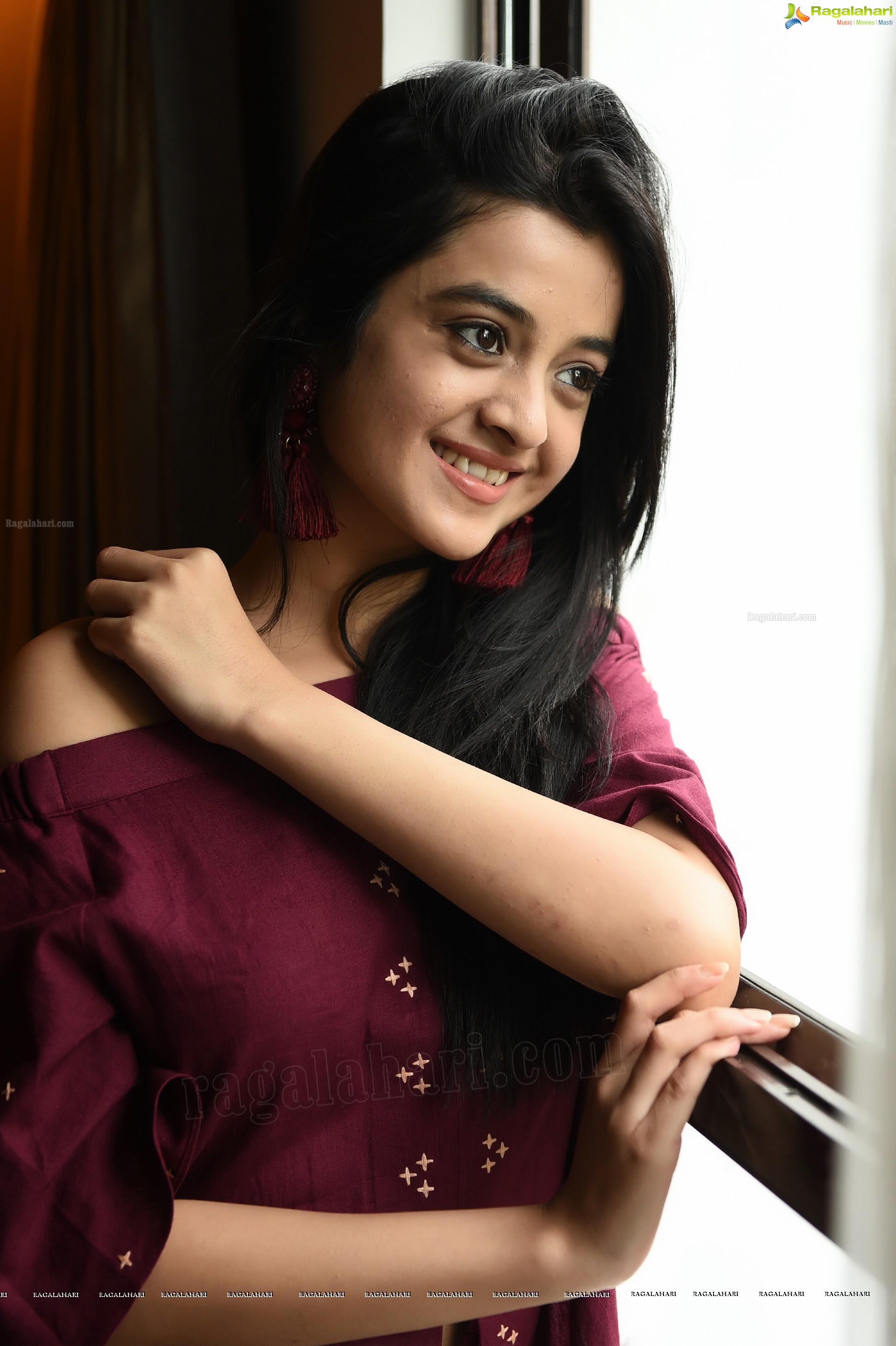 Darshana Banik (Exclusive Photoshoot) (High Definition Photos)