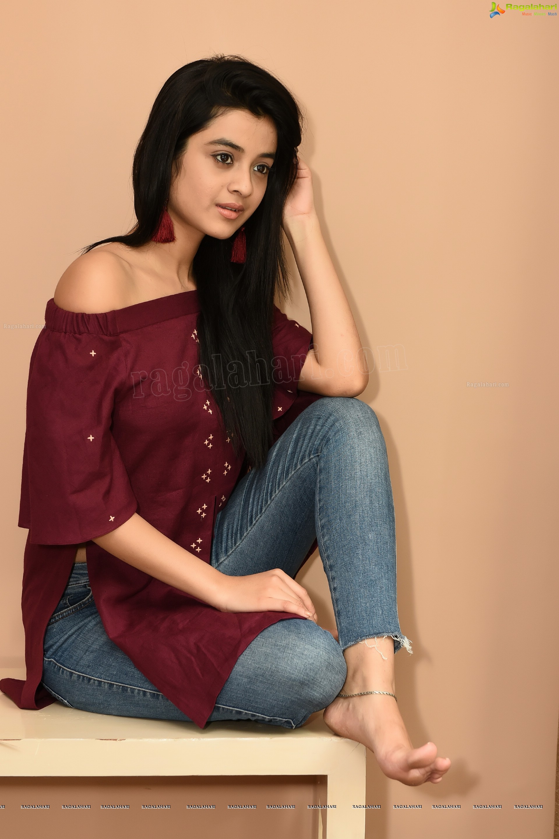 Darshana Banik (Exclusive Photoshoot) (High Definition Photos)