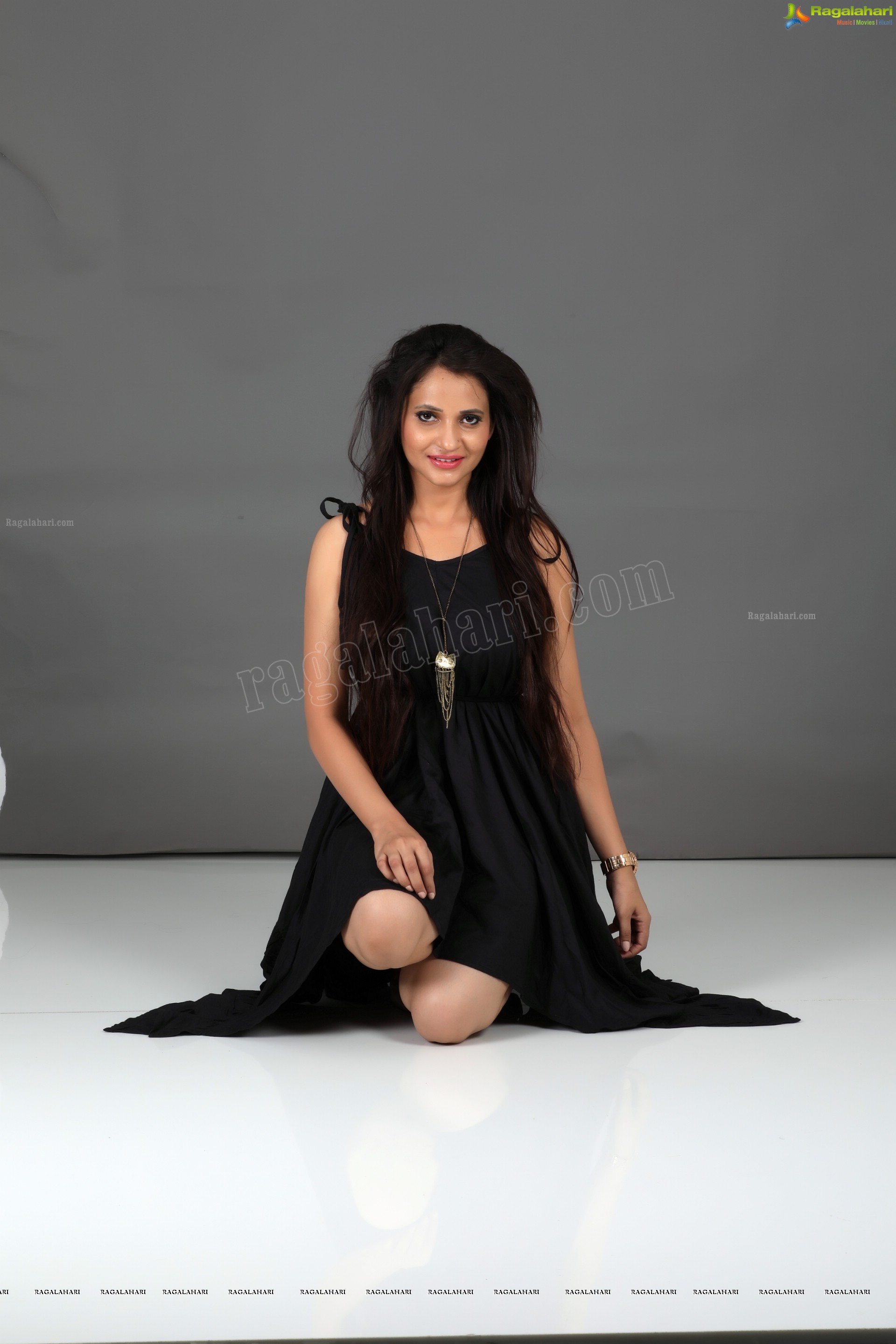 Khushboo Naaz (Exclusive Photo Shoot) (High Definition Photos)