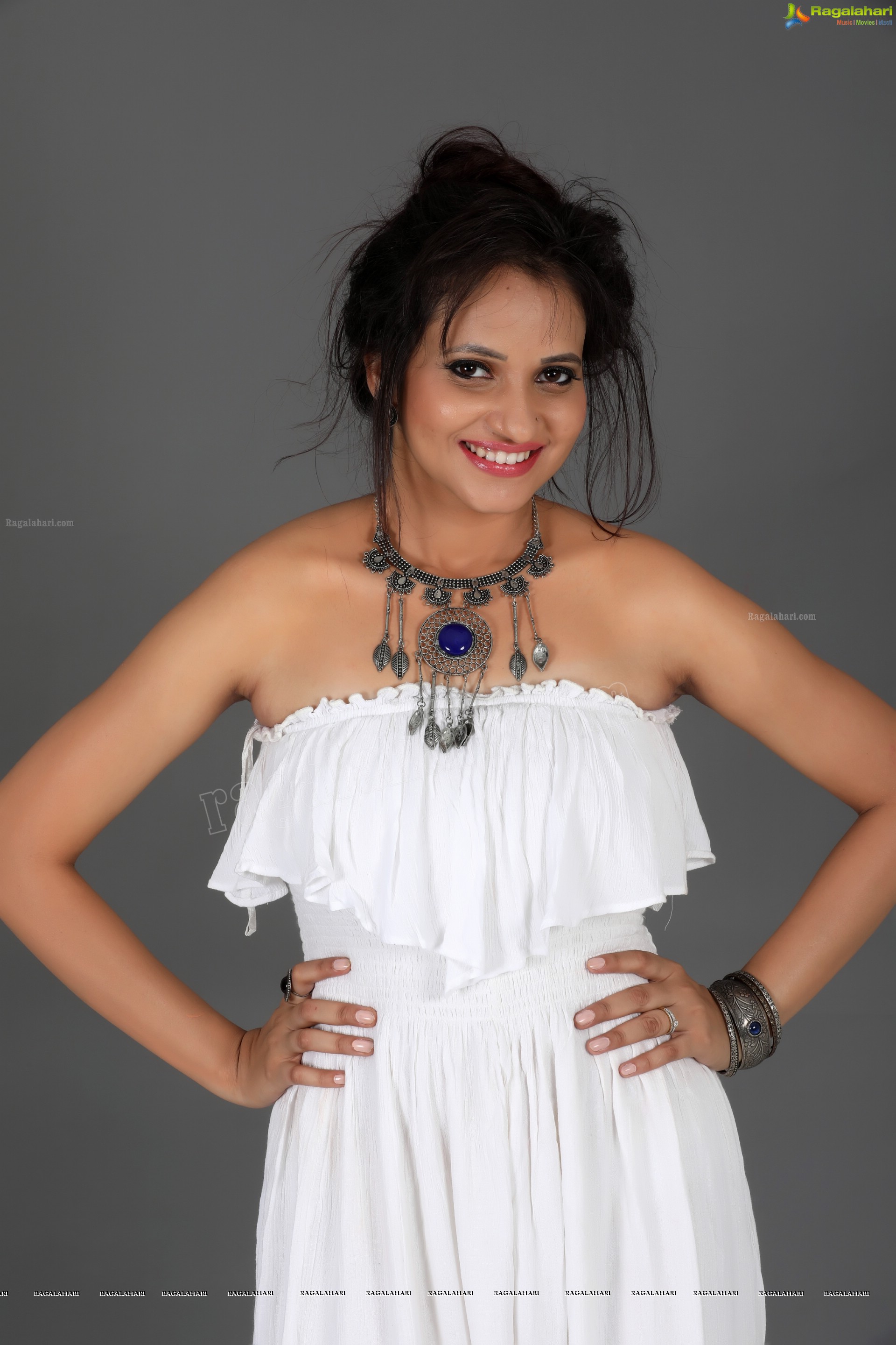 Khushboo Naaz (Exclusive Photo Shoot) (High Definition Photos)