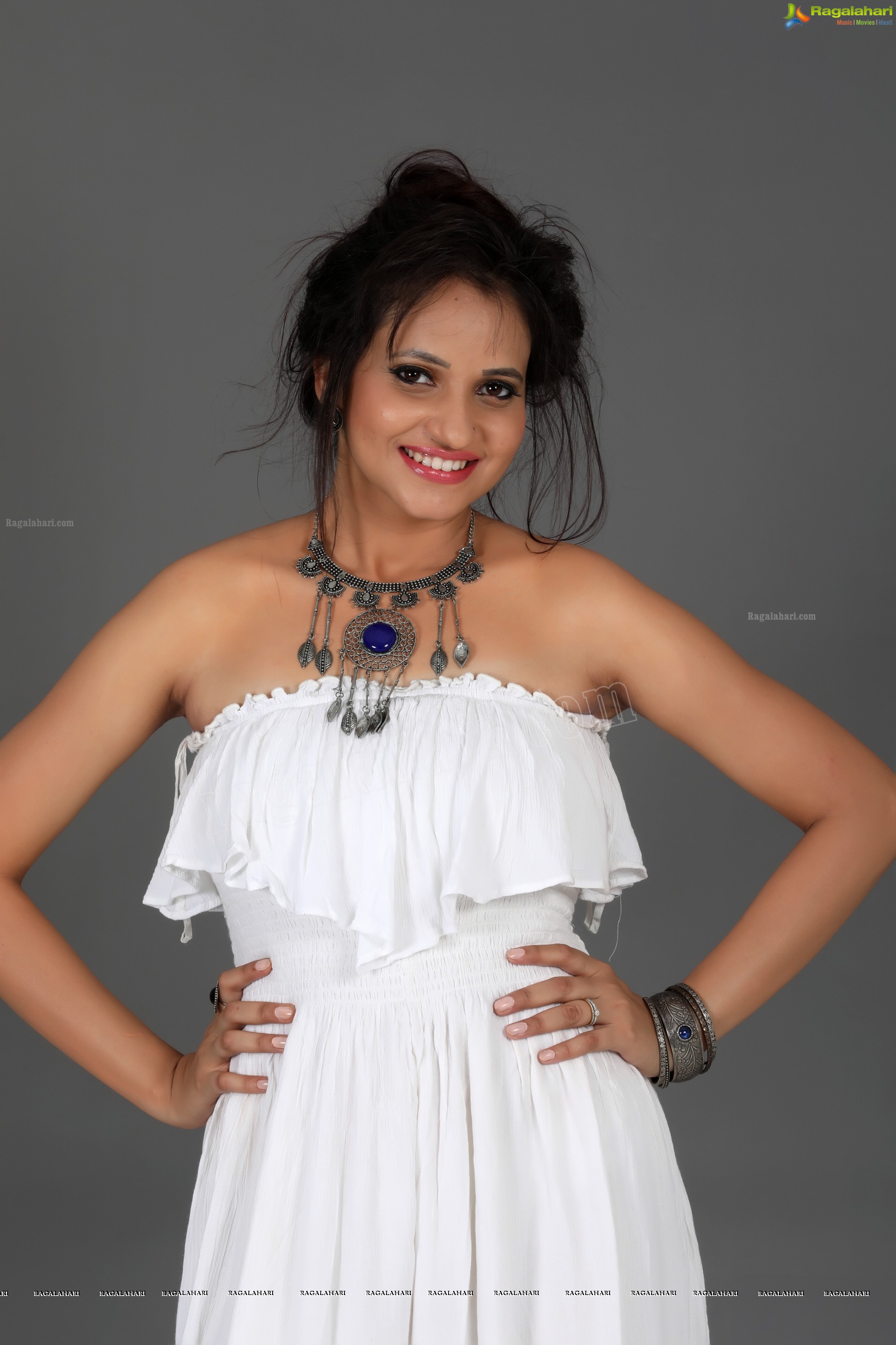 Khushboo Naaz (Exclusive Photo Shoot) (High Definition Photos)