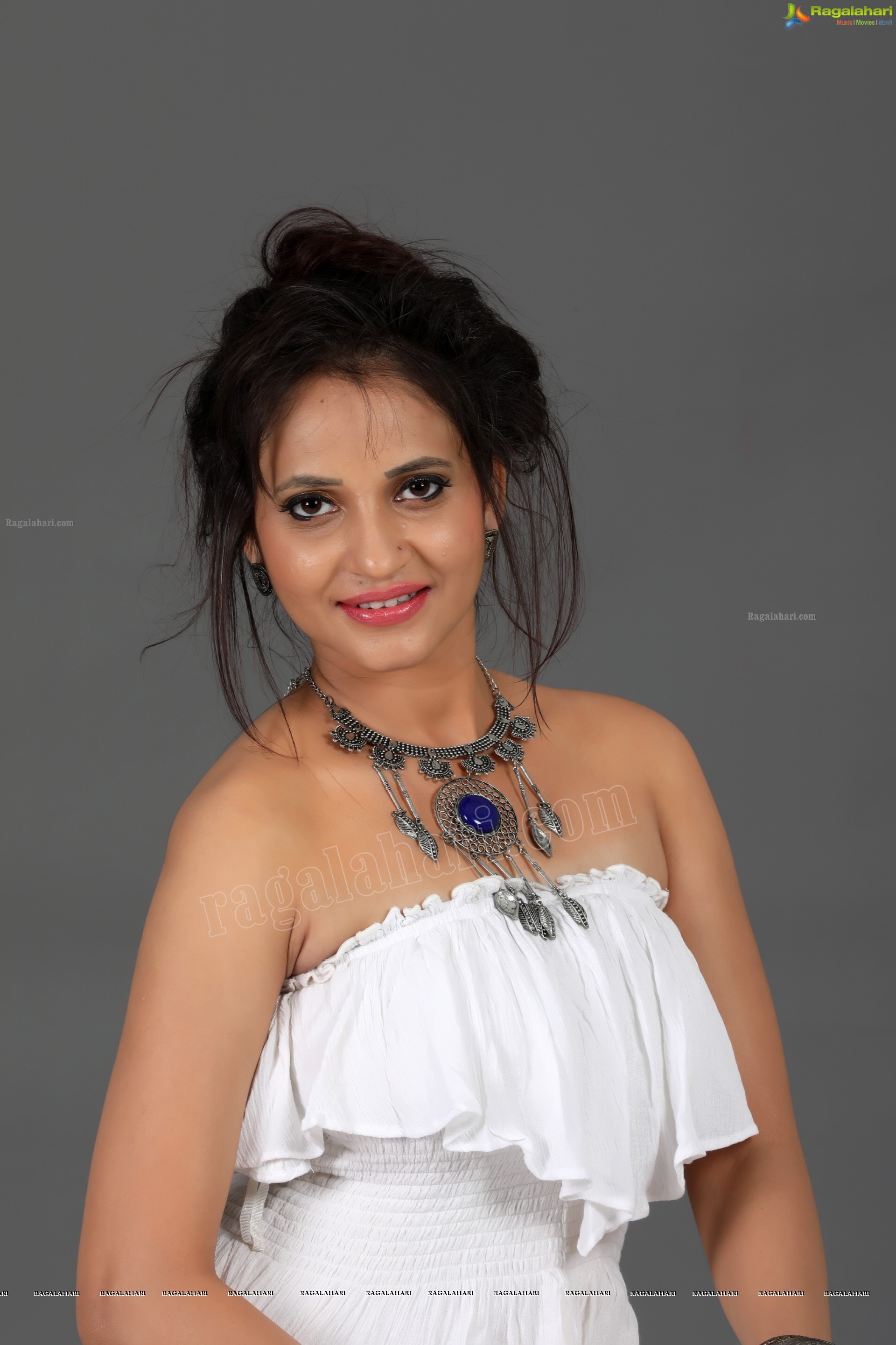Khushboo Naaz (Exclusive Photo Shoot) (High Definition Photos)