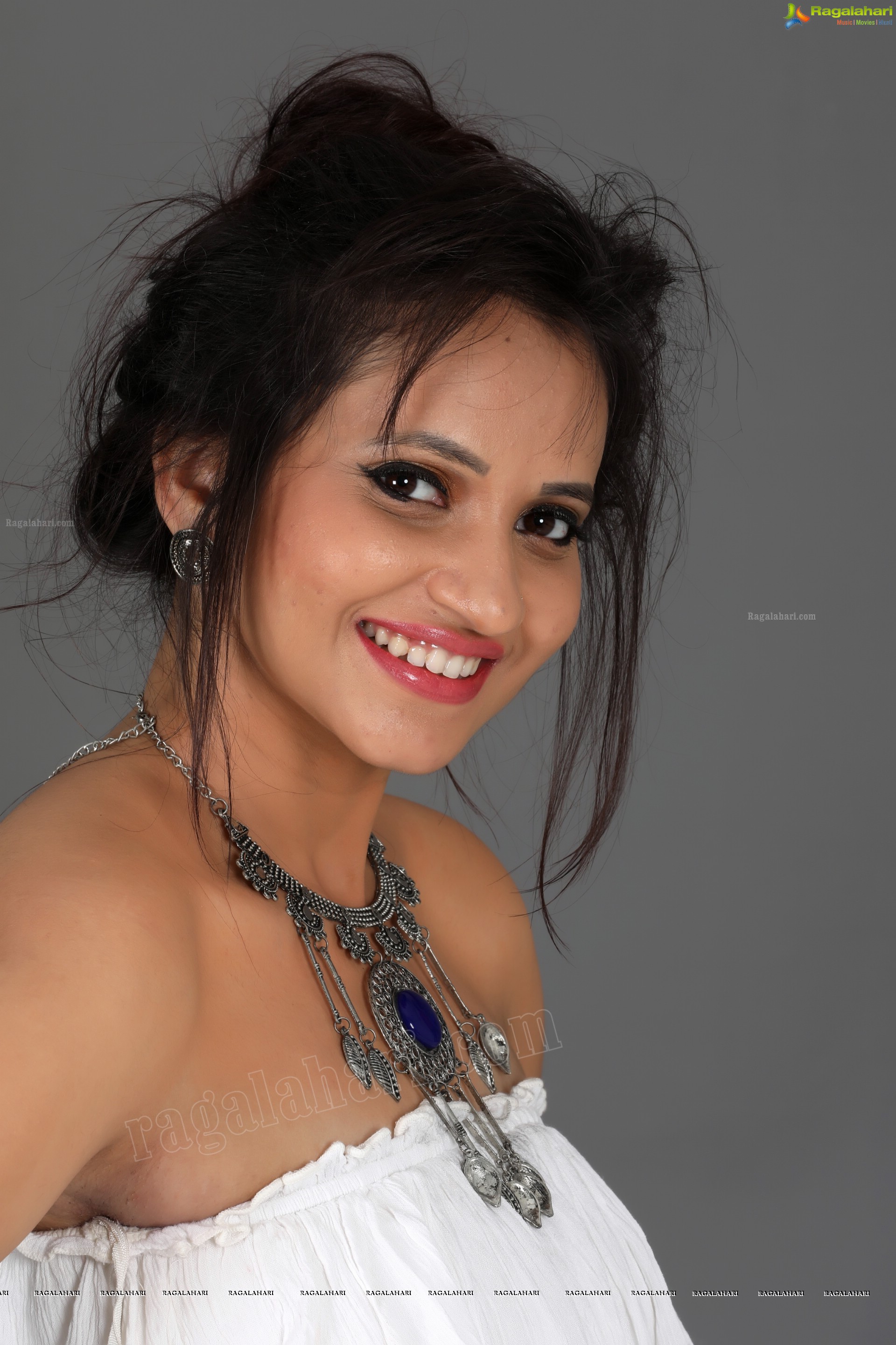 Khushboo Naaz (Exclusive Photo Shoot) (High Definition Photos)