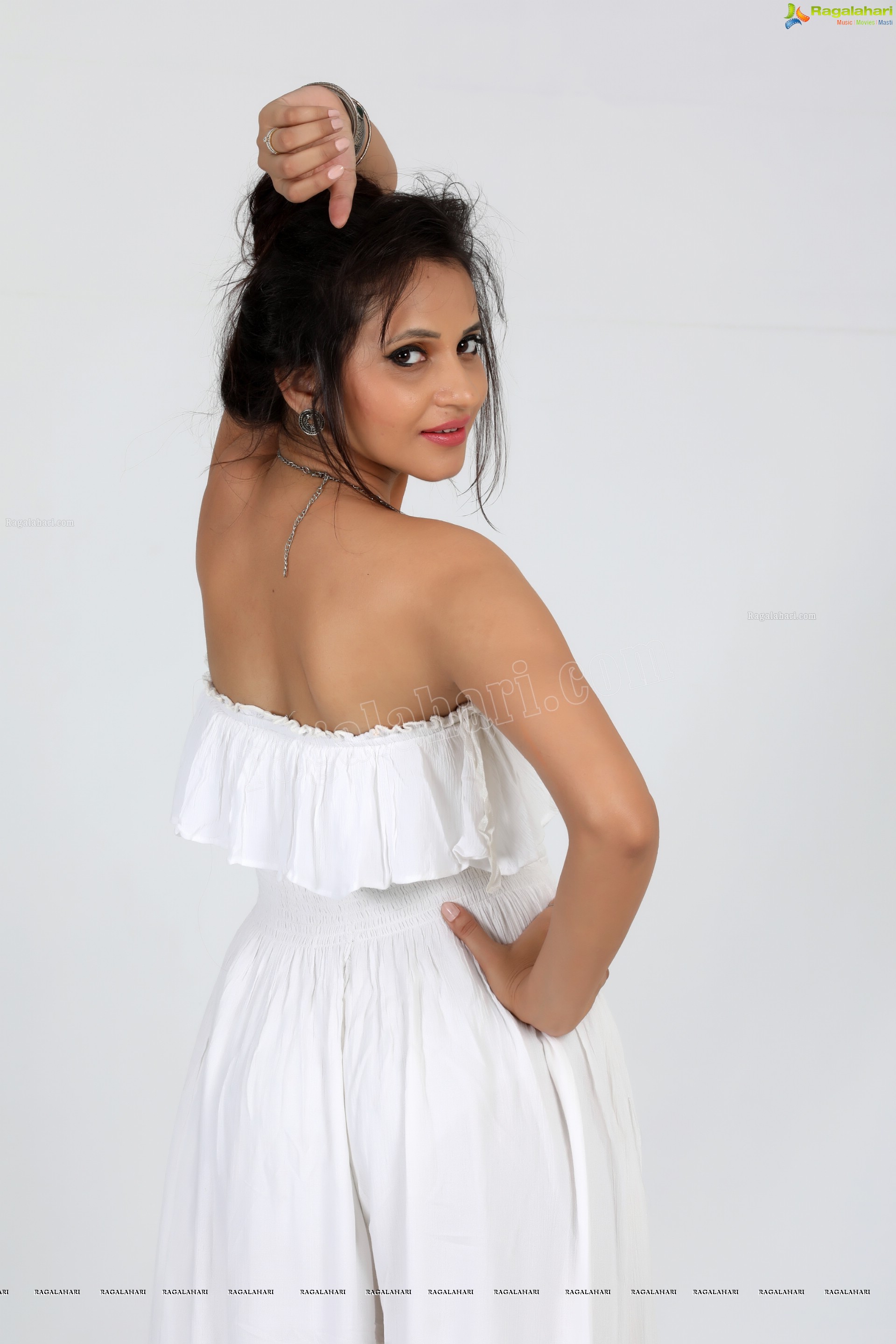 Khushboo Naaz (Exclusive Photo Shoot) (High Definition Photos)