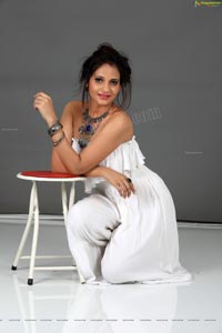 Telugu Heroine Khushboo Naaz