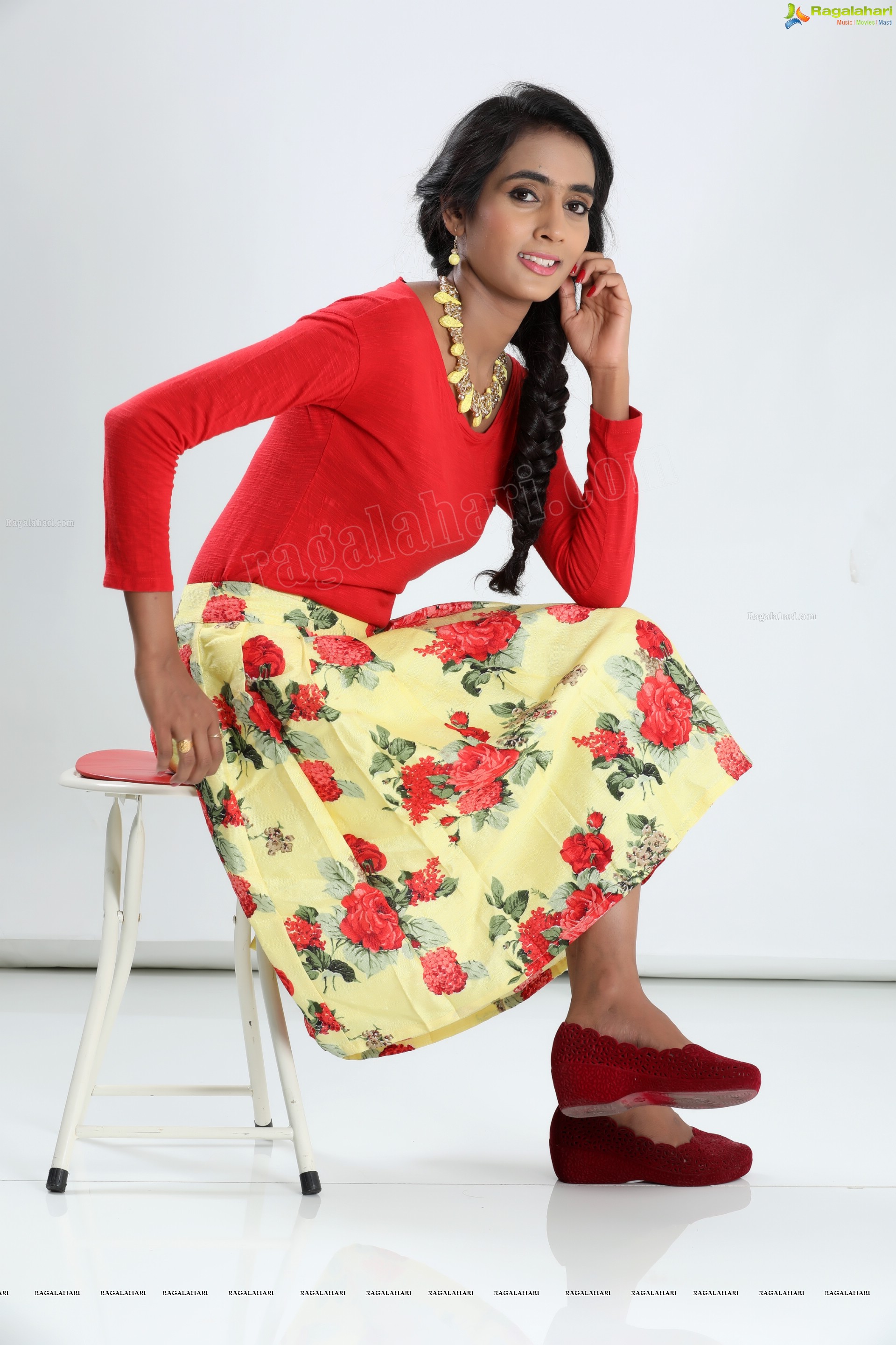 Bharathi Parlli (Exclusive Photo Shoot) (High Definition Photos)