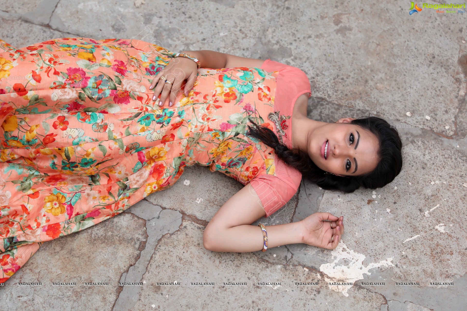 Siri Hanmanth (Exclusive Photo Shoot) (High Definition Photos)