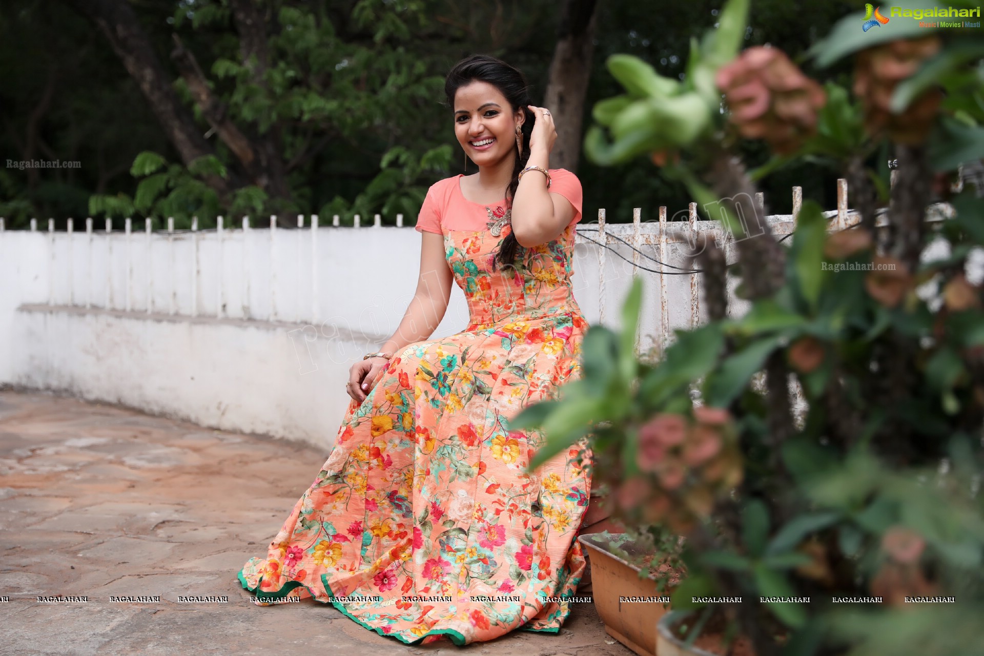 Siri Hanmanth (Exclusive Photo Shoot) (High Definition Photos)