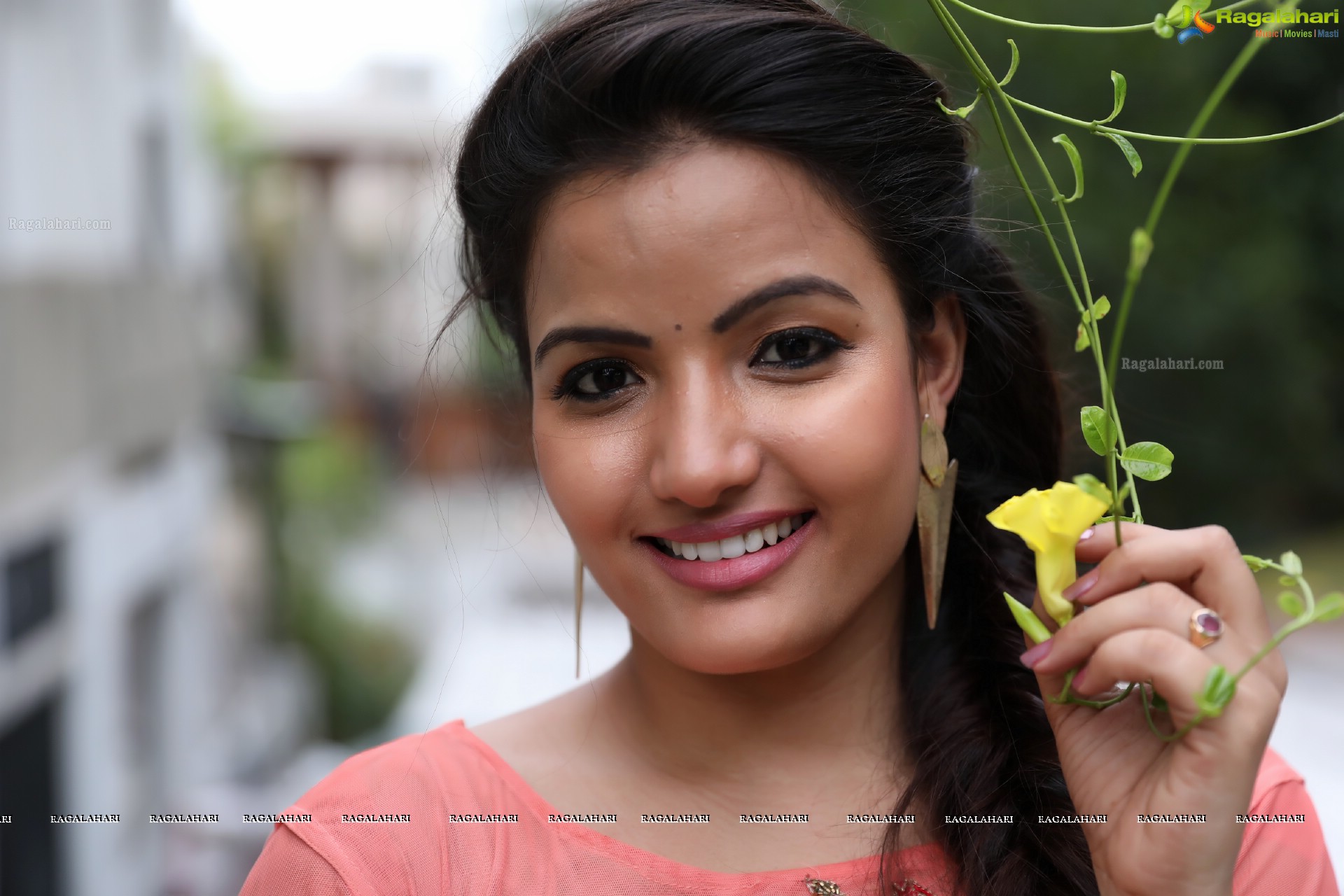 Siri Hanmanth (Exclusive Photo Shoot) (High Definition Photos)