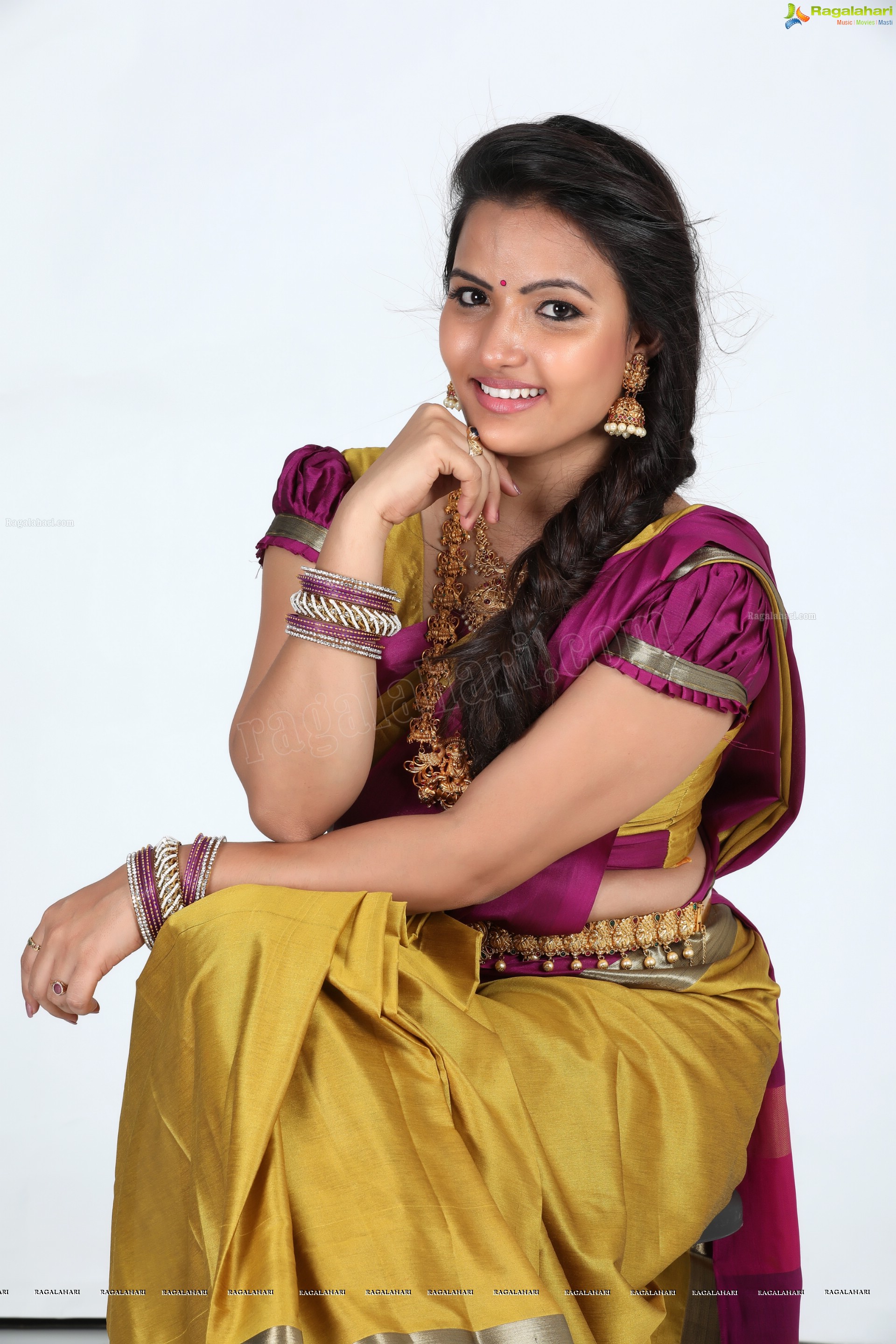 Siri Hanmanth (Exclusive Photo Shoot) (High Definition Photos)