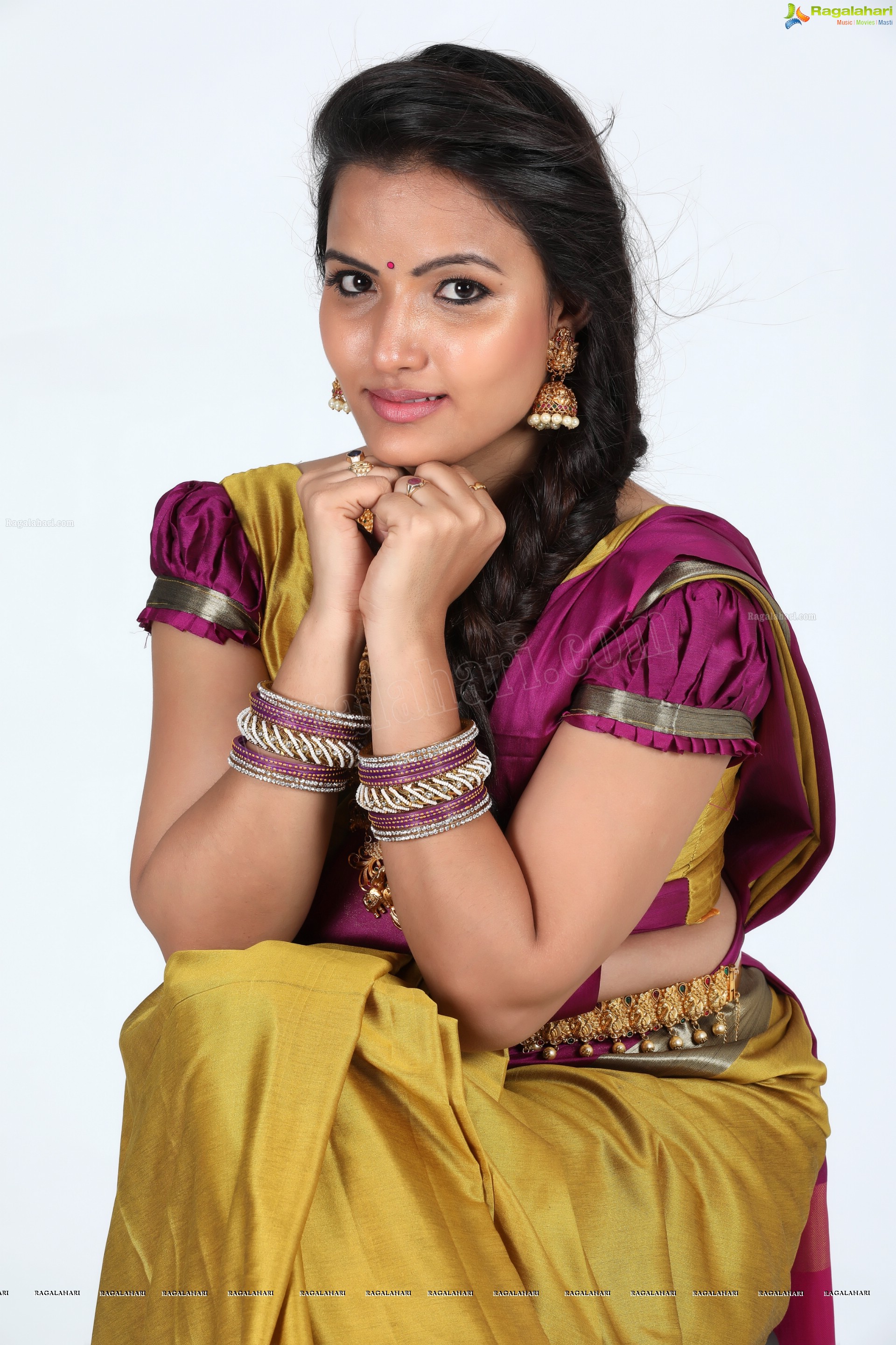 Siri Hanmanth (Exclusive Photo Shoot) (High Definition Photos)