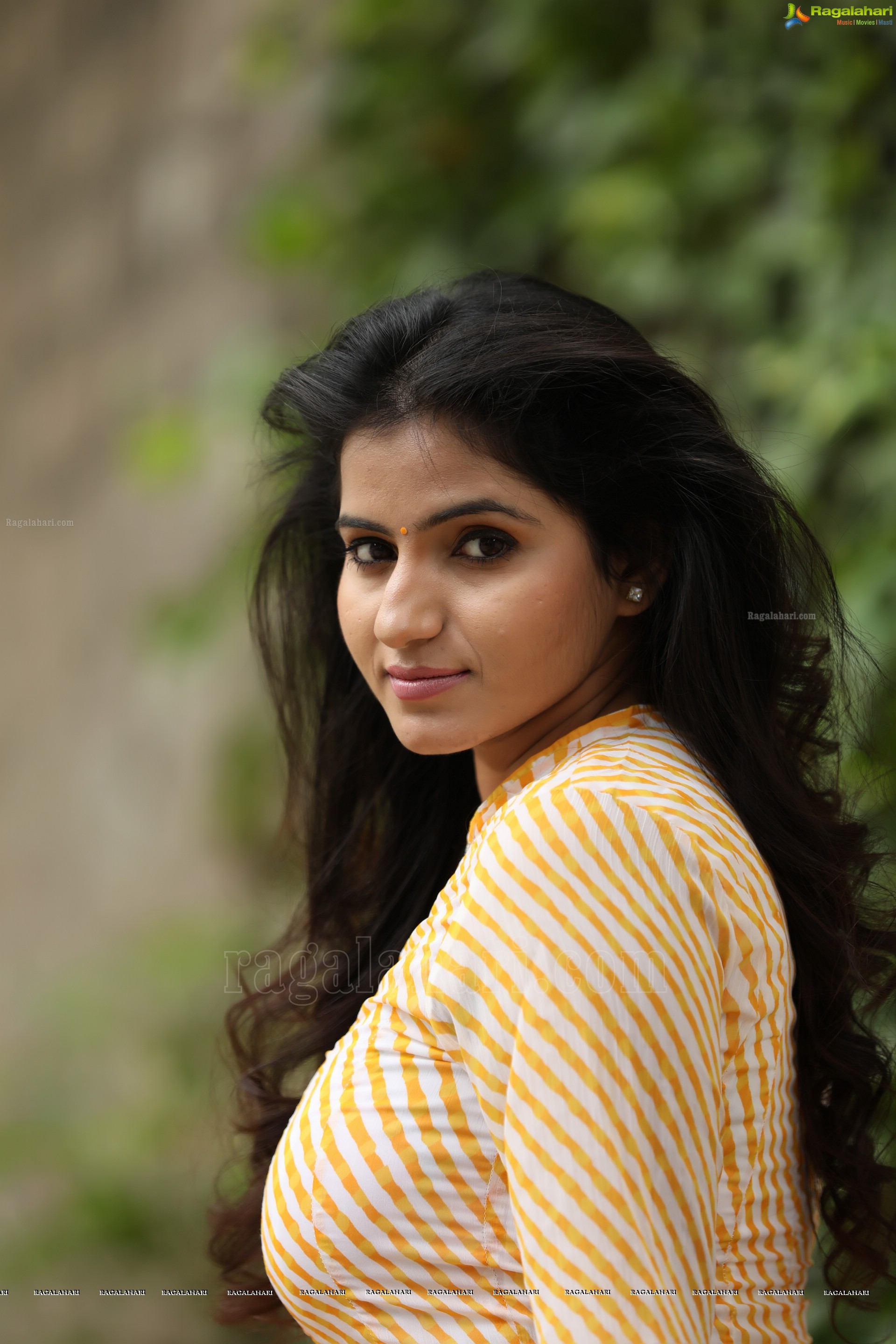 Swathi Reddy (Exclusive Photo Shoot) (High Definition Photos)