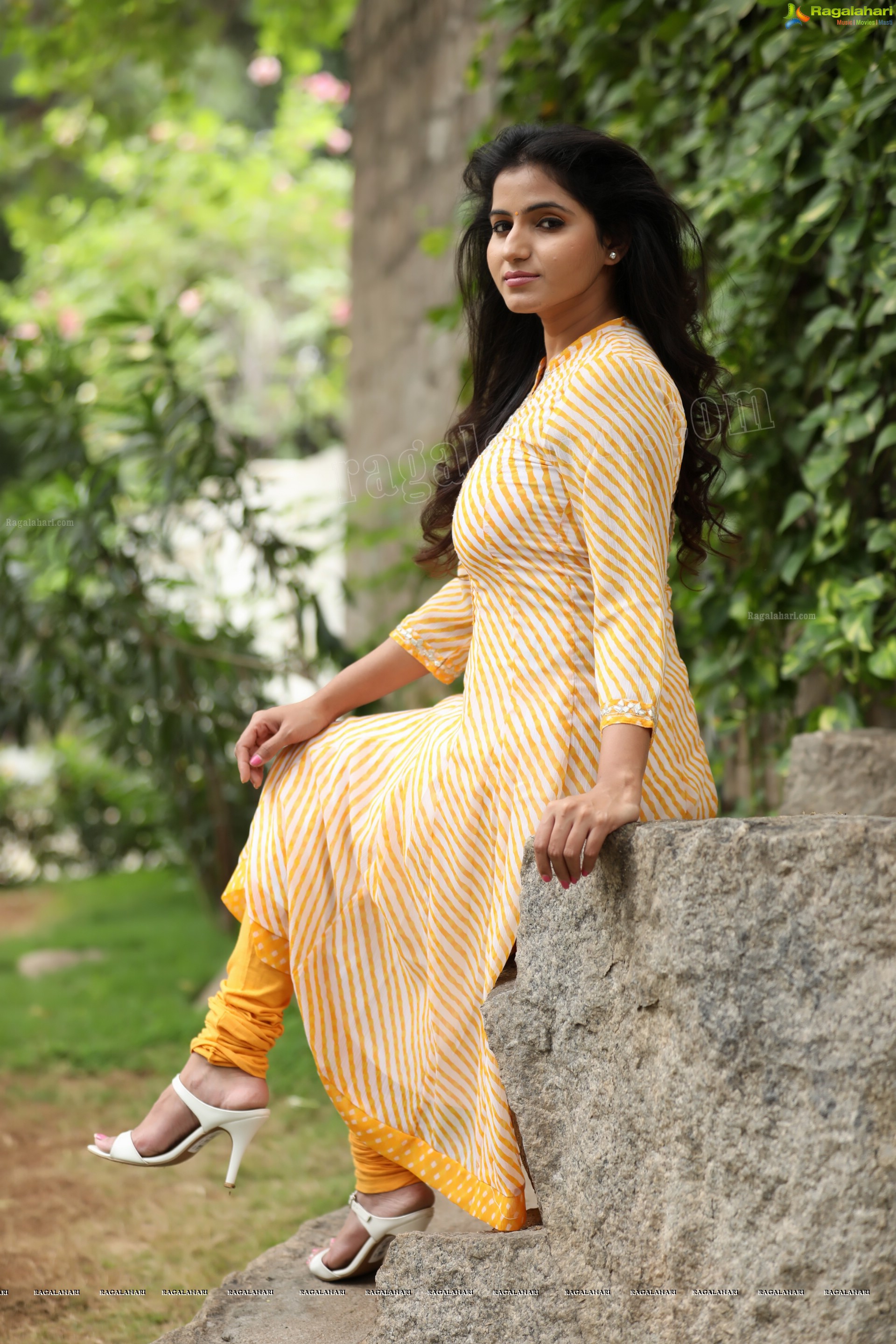 Swathi Reddy (Exclusive Photo Shoot) (High Definition Photos)