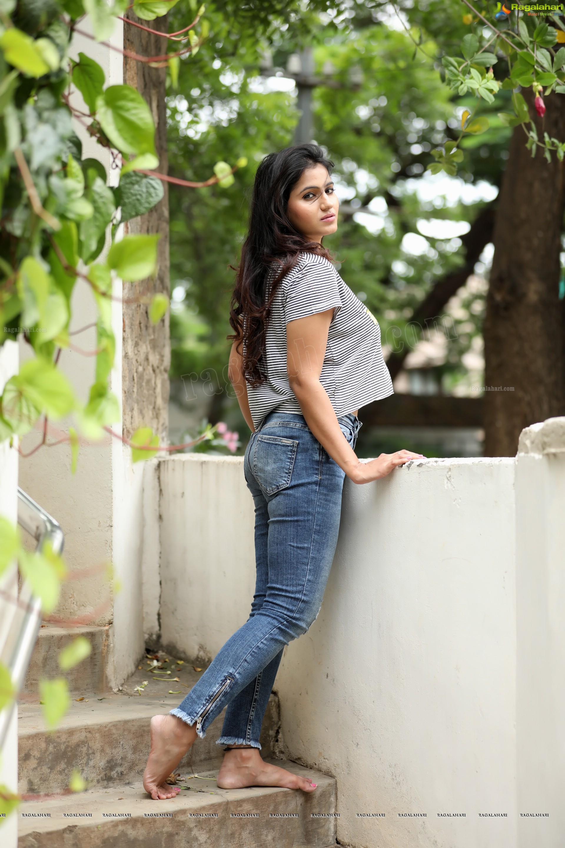 Swathi Reddy (Exclusive Photo Shoot) (High Definition Photos)