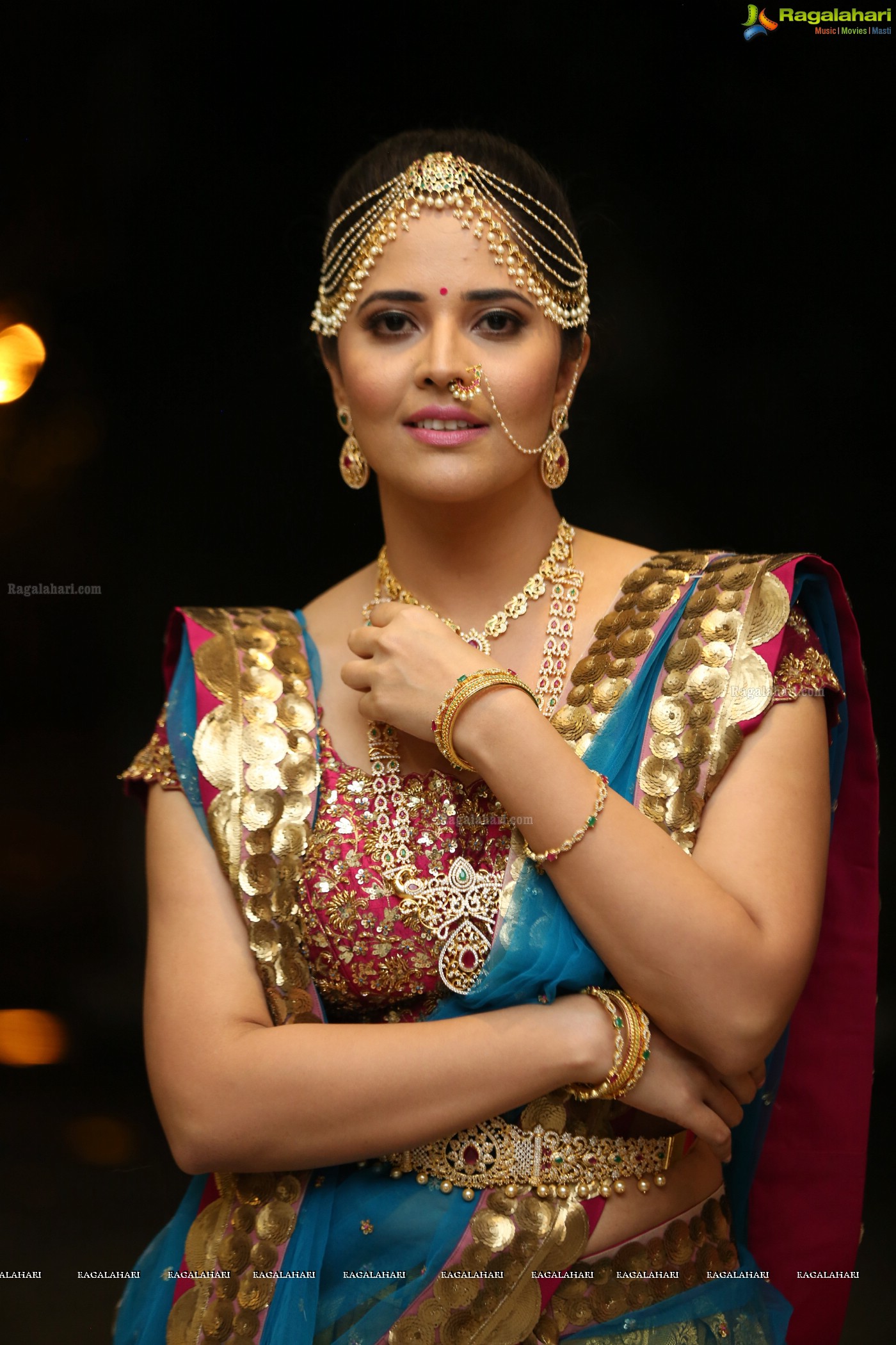 Anasuya at Maggam Telangana Vastra Show (High Resolution Photos)