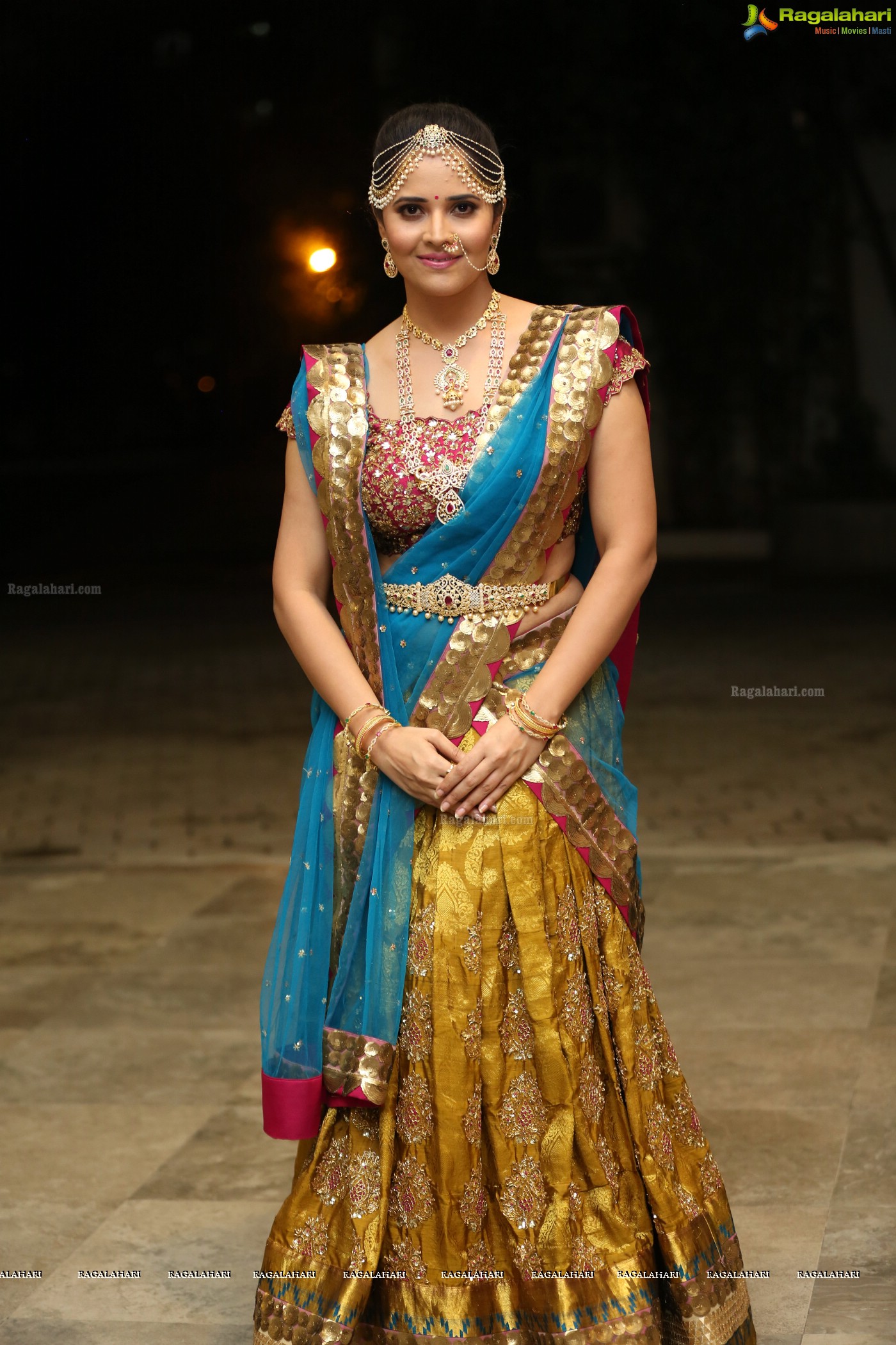 Anasuya at Maggam Telangana Vastra Show (High Resolution Photos)