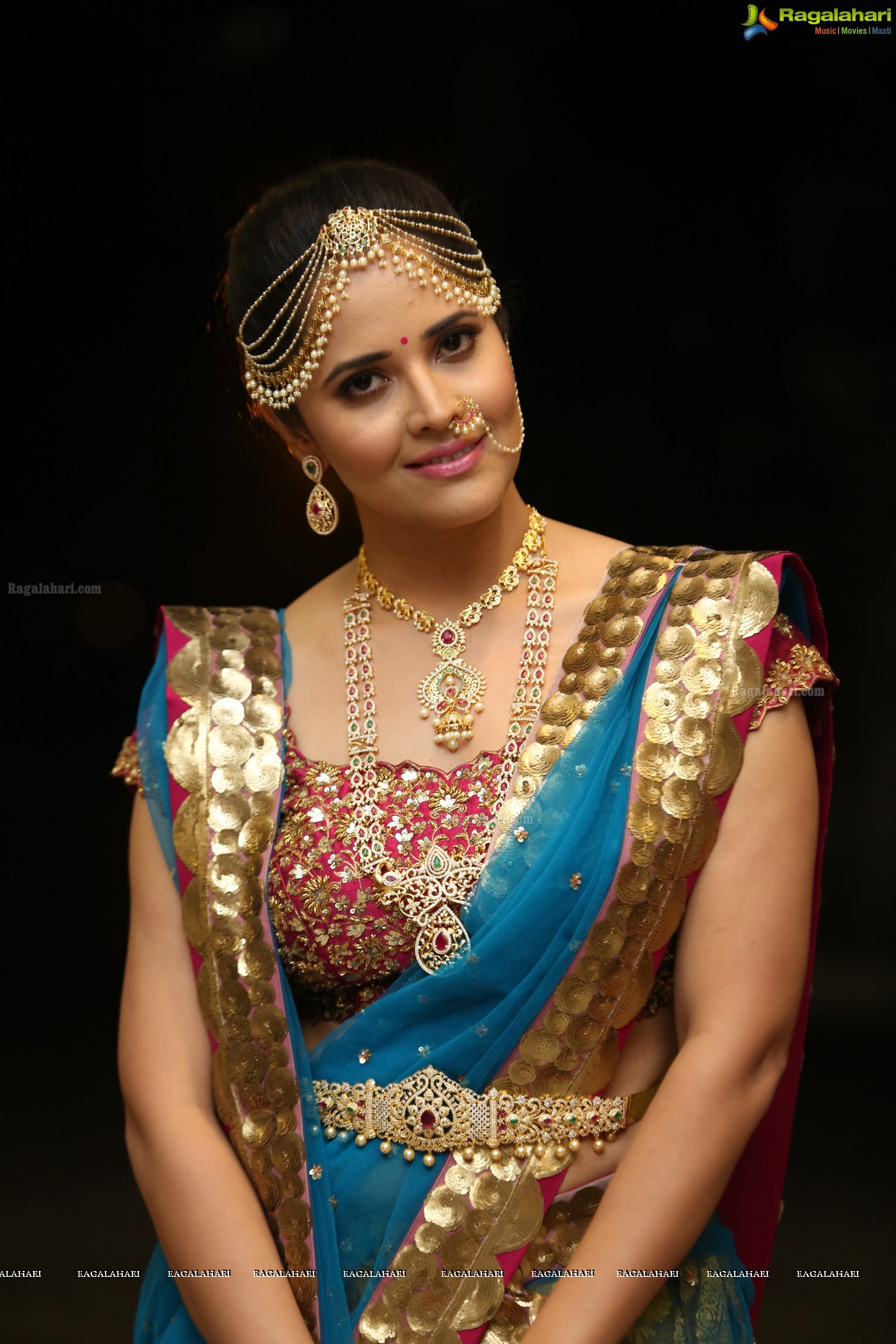 Anasuya at Maggam Telangana Vastra Show (High Resolution Photos)