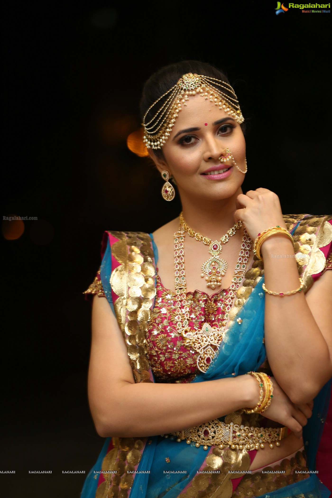 Anasuya at Maggam Telangana Vastra Show (High Resolution Photos)