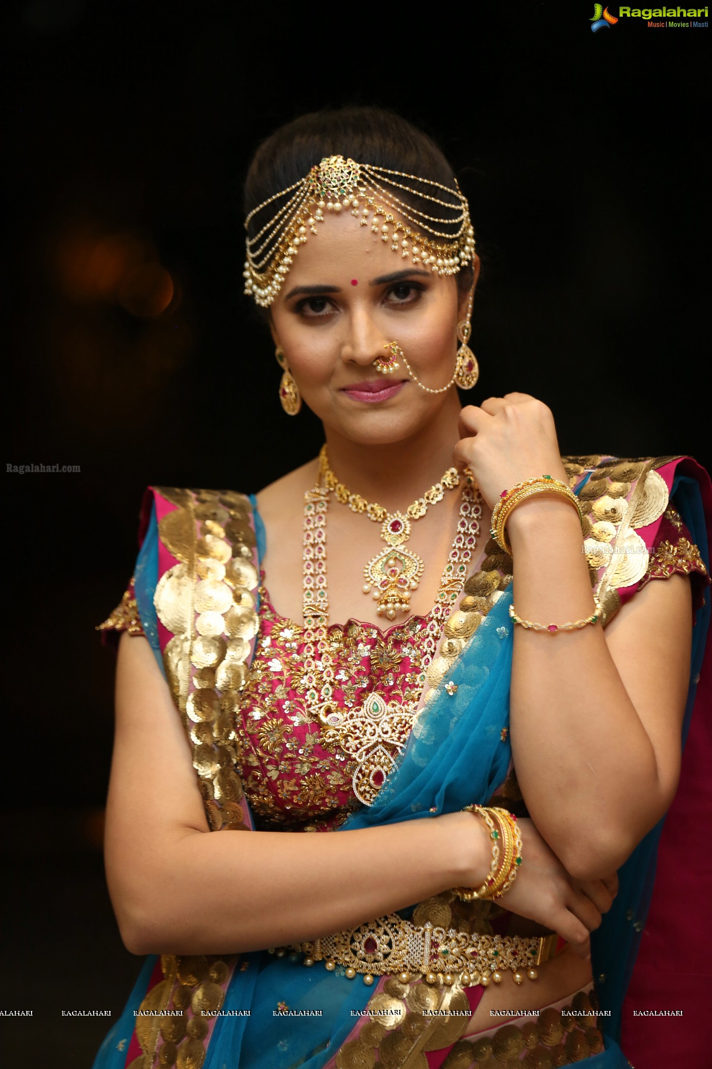 Anasuya at Maggam Telangana Vastra Show (High Resolution Photos)