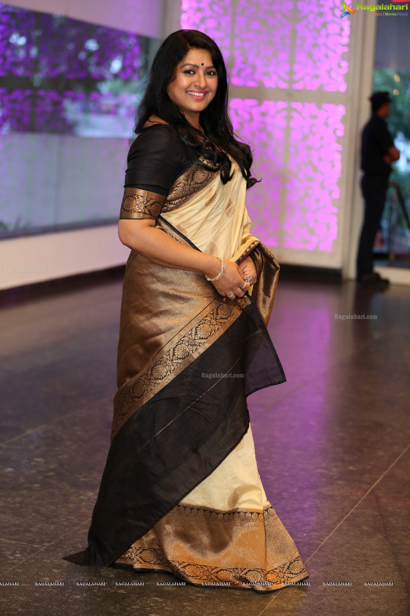 Sana at Maggam Telangana Vastra Show (High Resolution Photos)