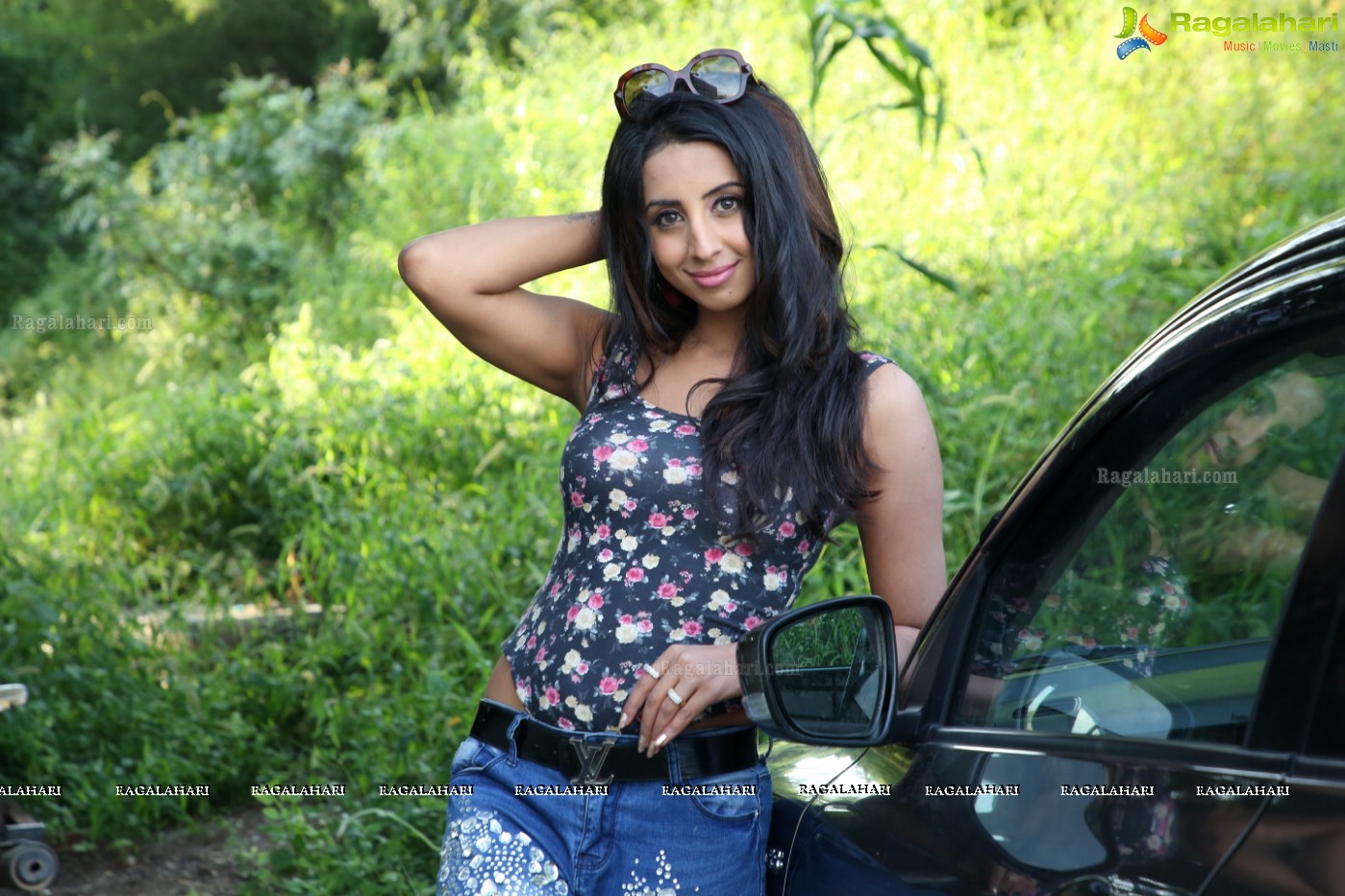 Sanjjanaa Galrani at Ramoji Film City (High Resolution Photos)