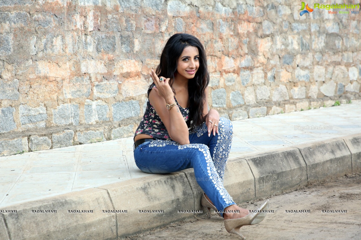Sanjjanaa Galrani at Ramoji Film City (High Resolution Photos)